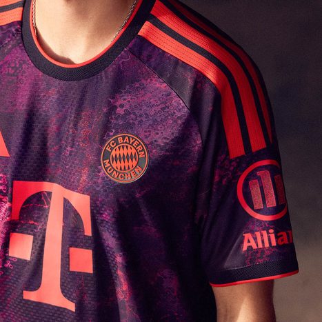 Jetzt erhältlich: FC Bayern München 2026/27 Alternativtrikot