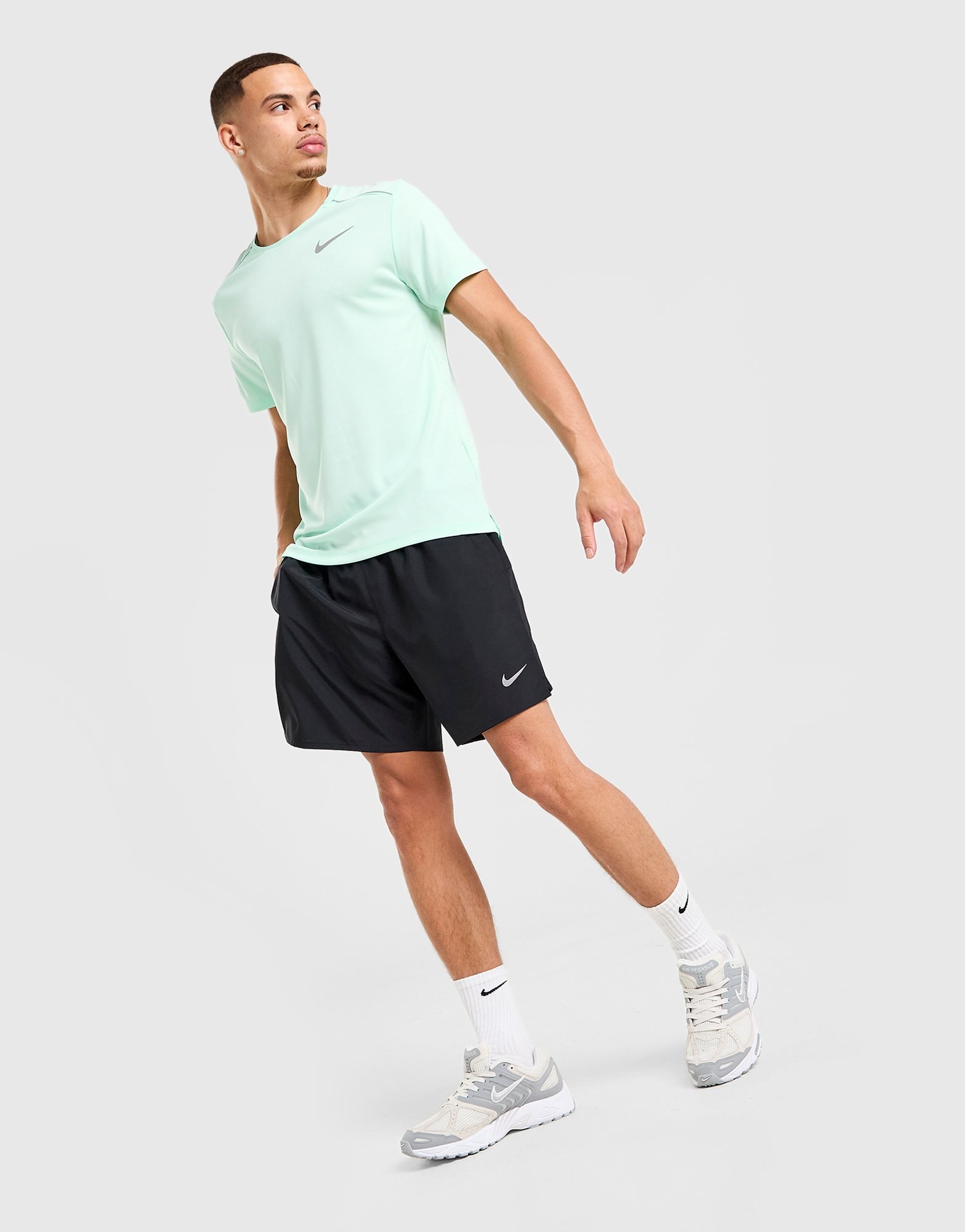 Nike Challenger 7" Shorts