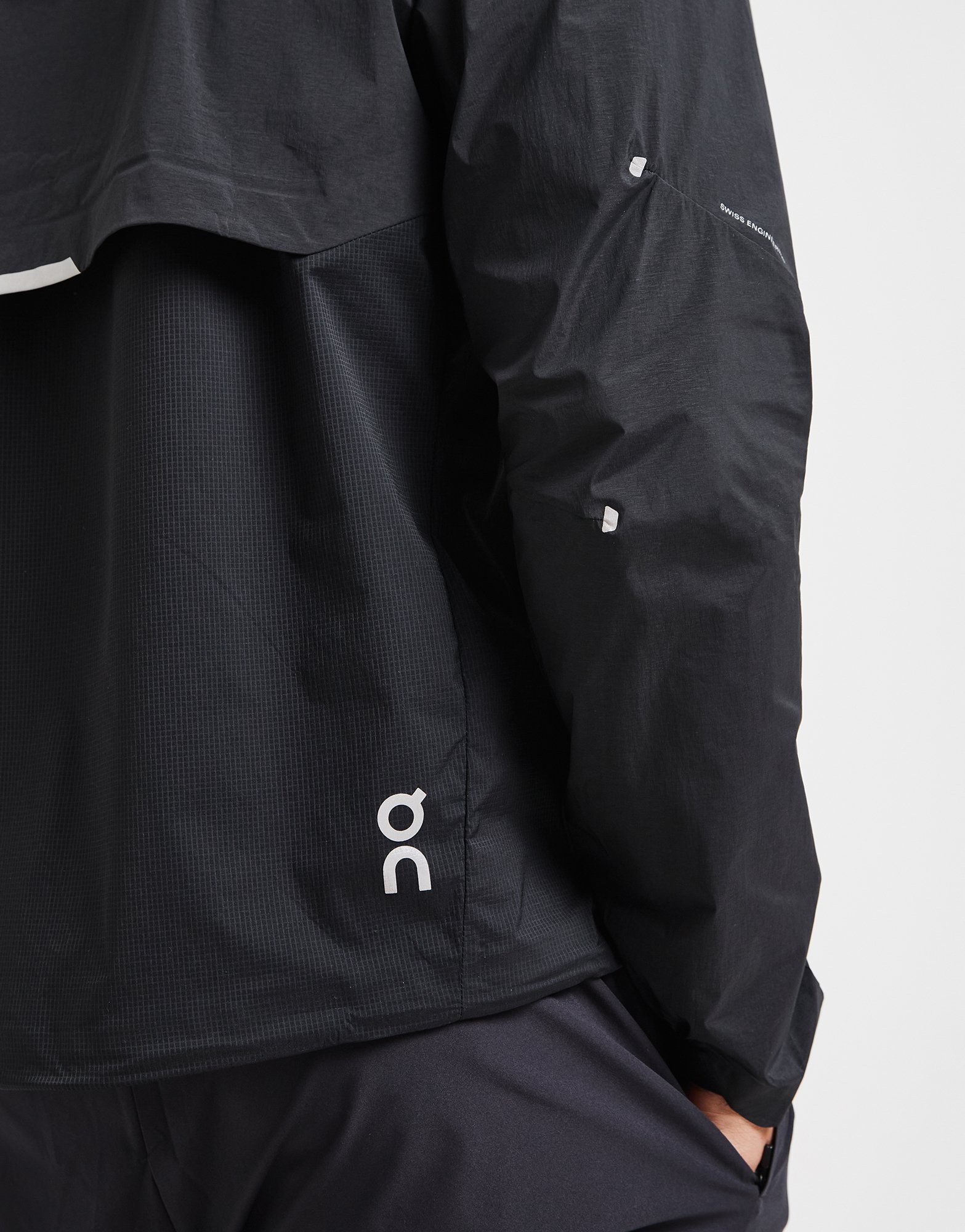On Running Core Hooded Jacke