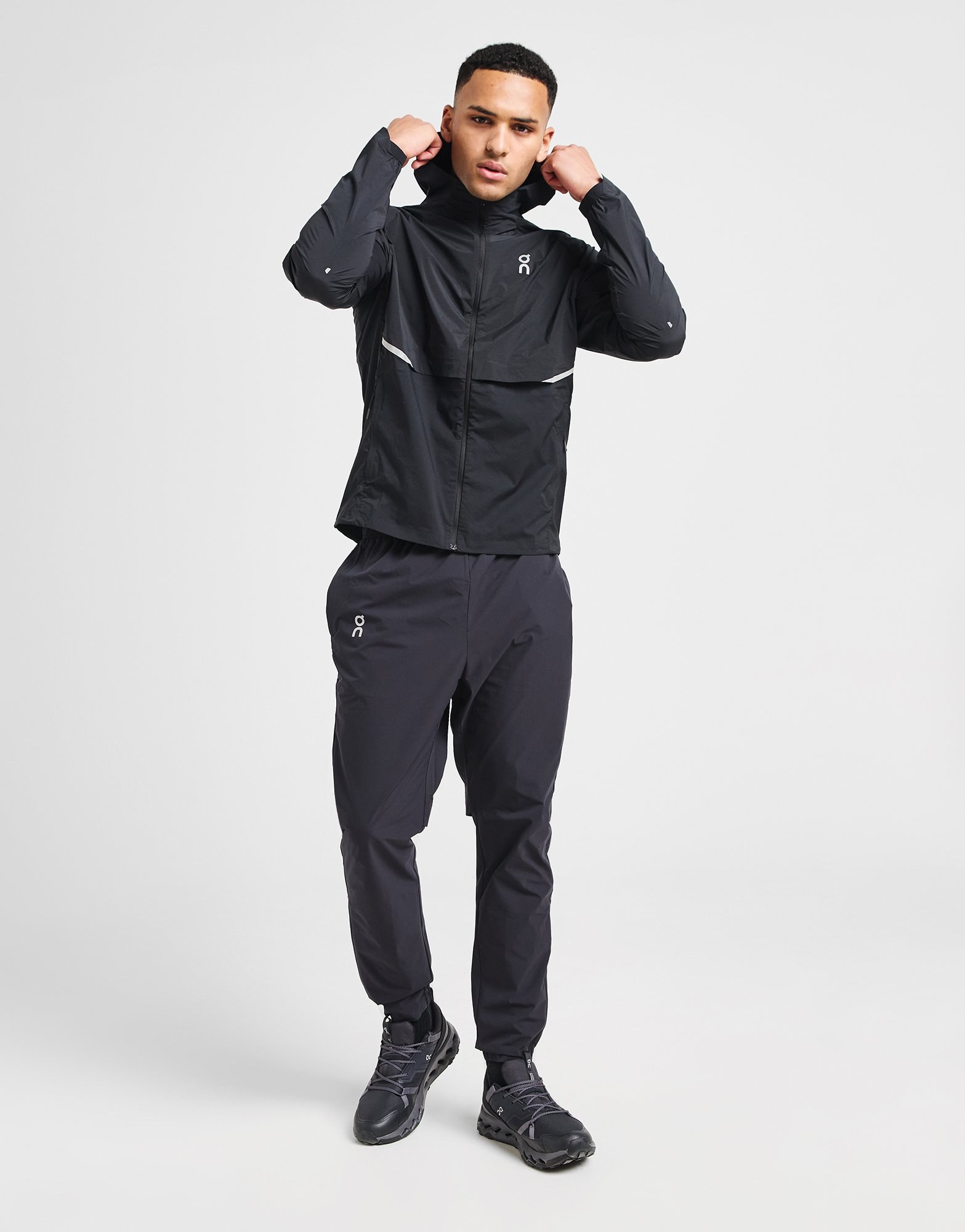 On Running Core Hooded Jacke