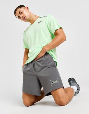 Nike Challenger Grid Shorts