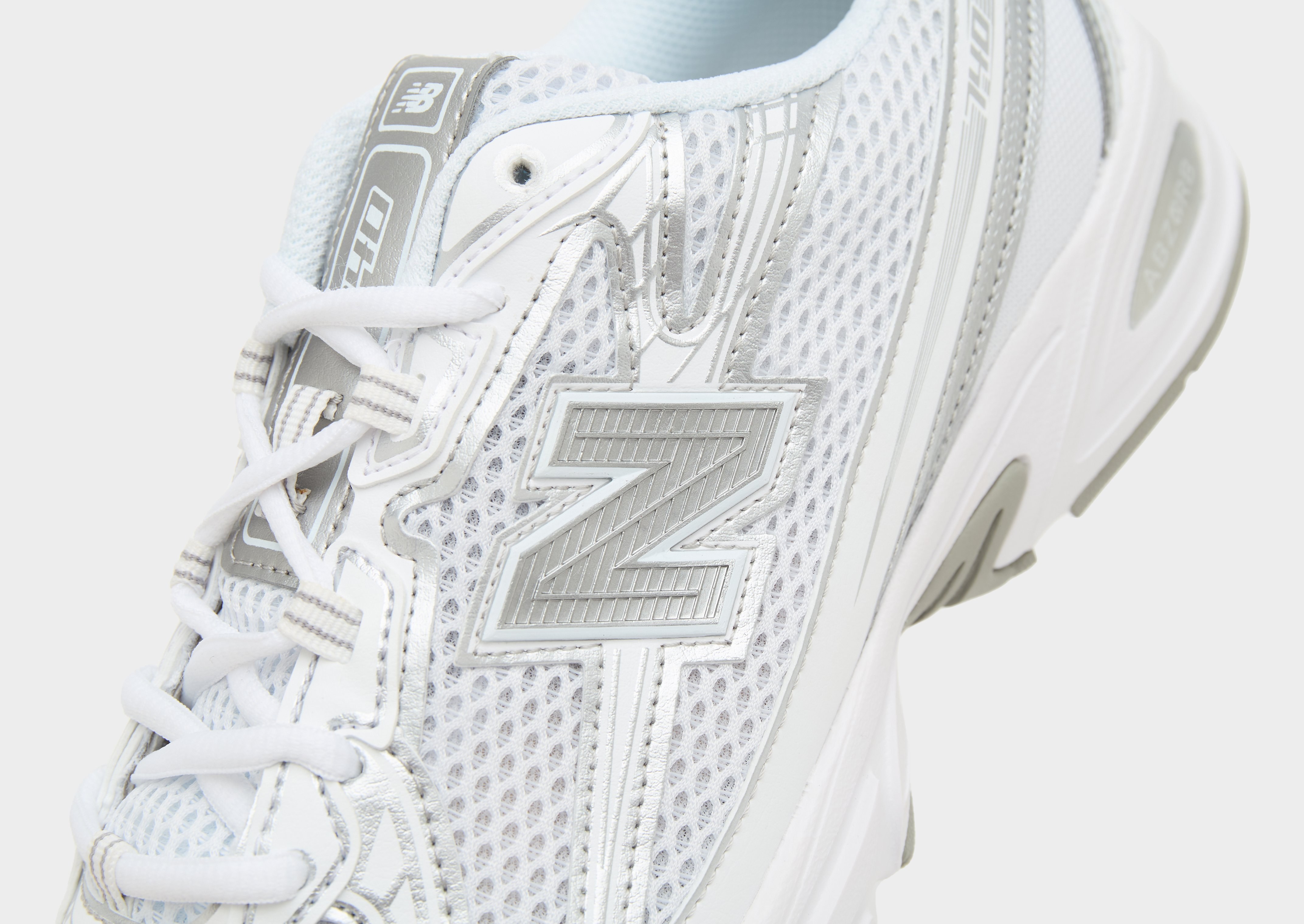 New Balance 740