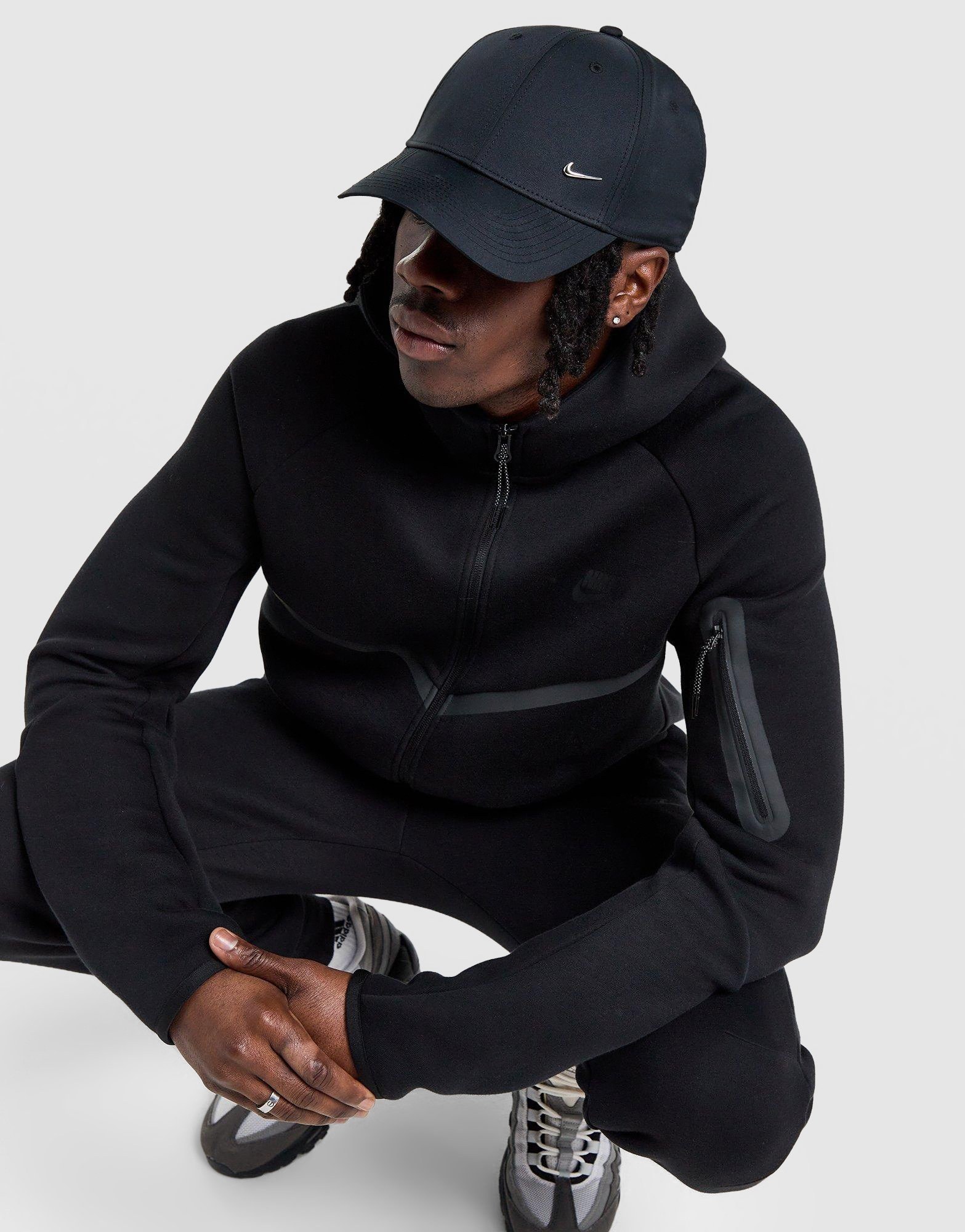 Nike Club Structured Metal Swoosh Cap