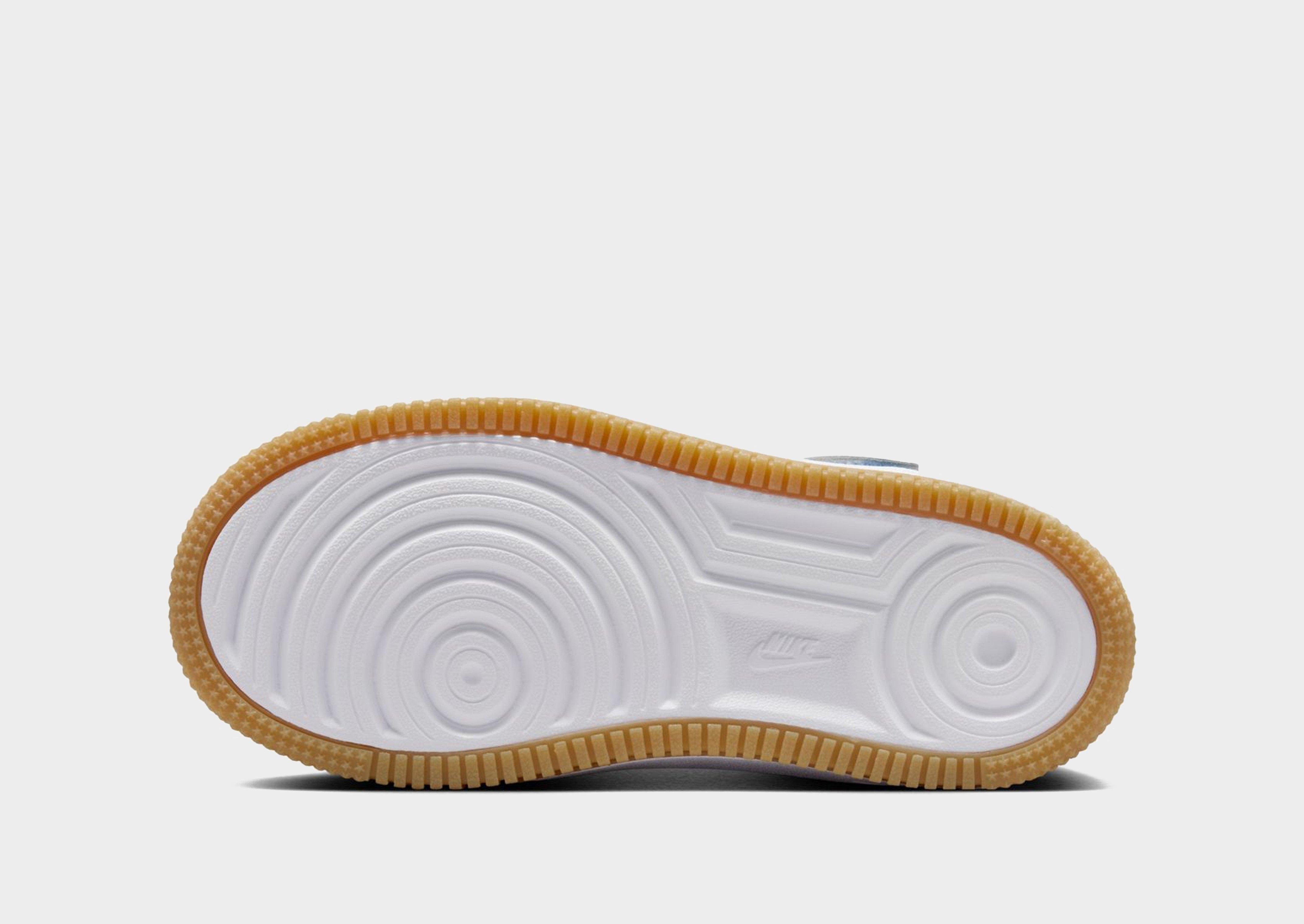 Nike AIR FORCE 1 '07 LV8
