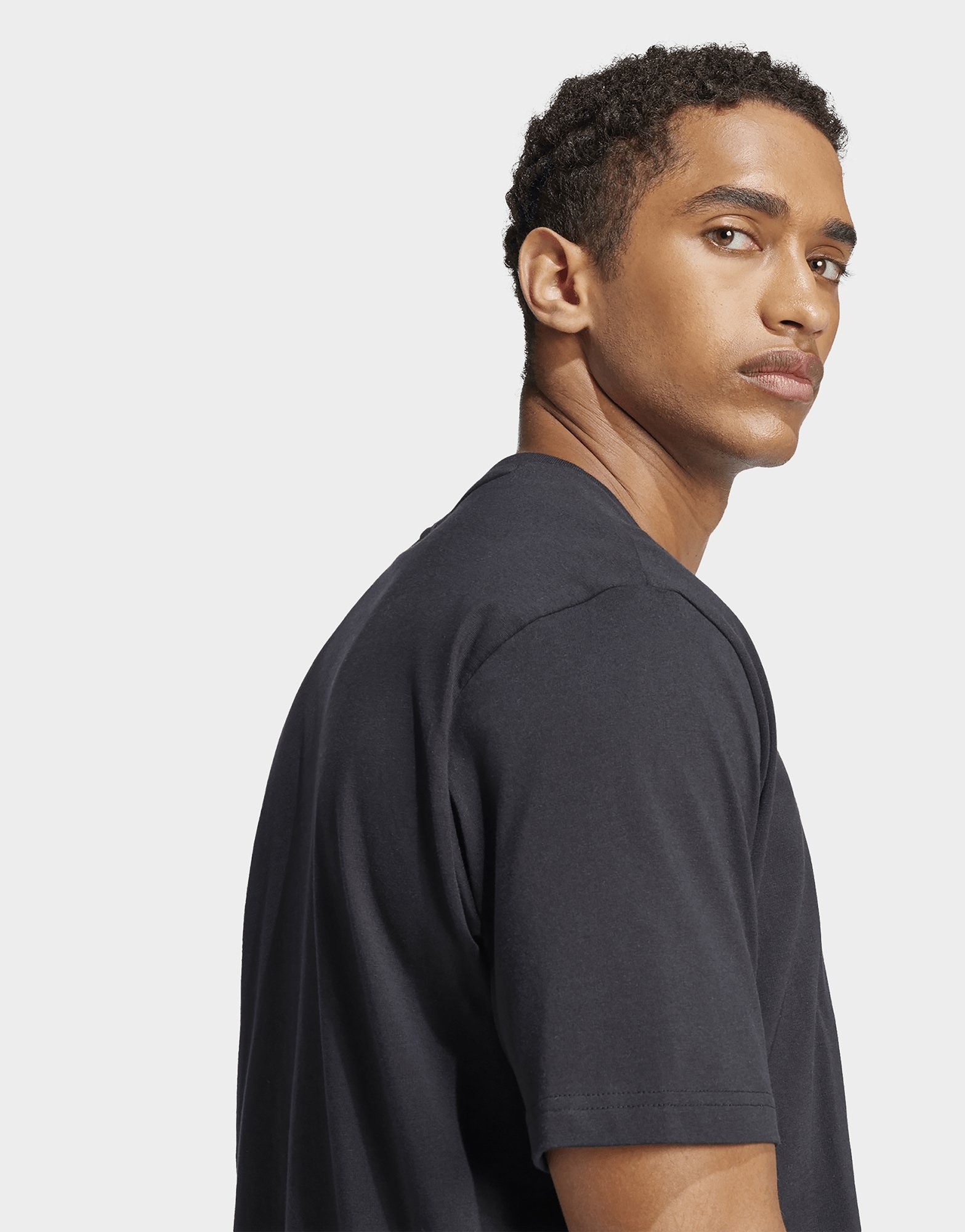 adidas Essentials Linear Single Jersey T-shirt