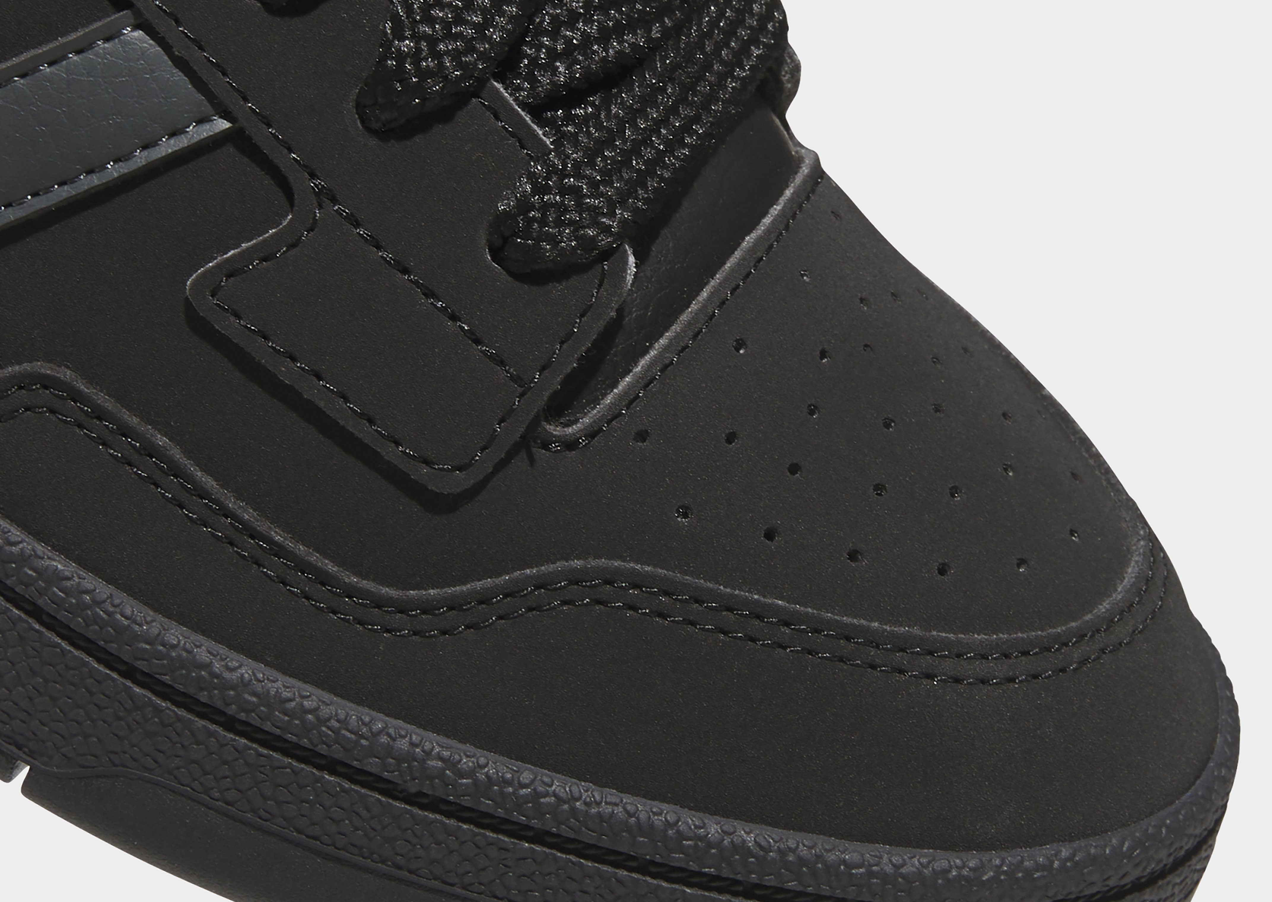 adidas Rapid Court Mid Winterized Schuh