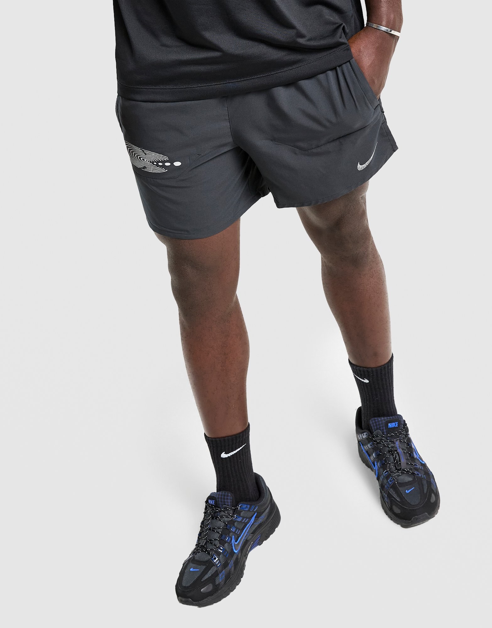 Nike Stride Graphic Shorts