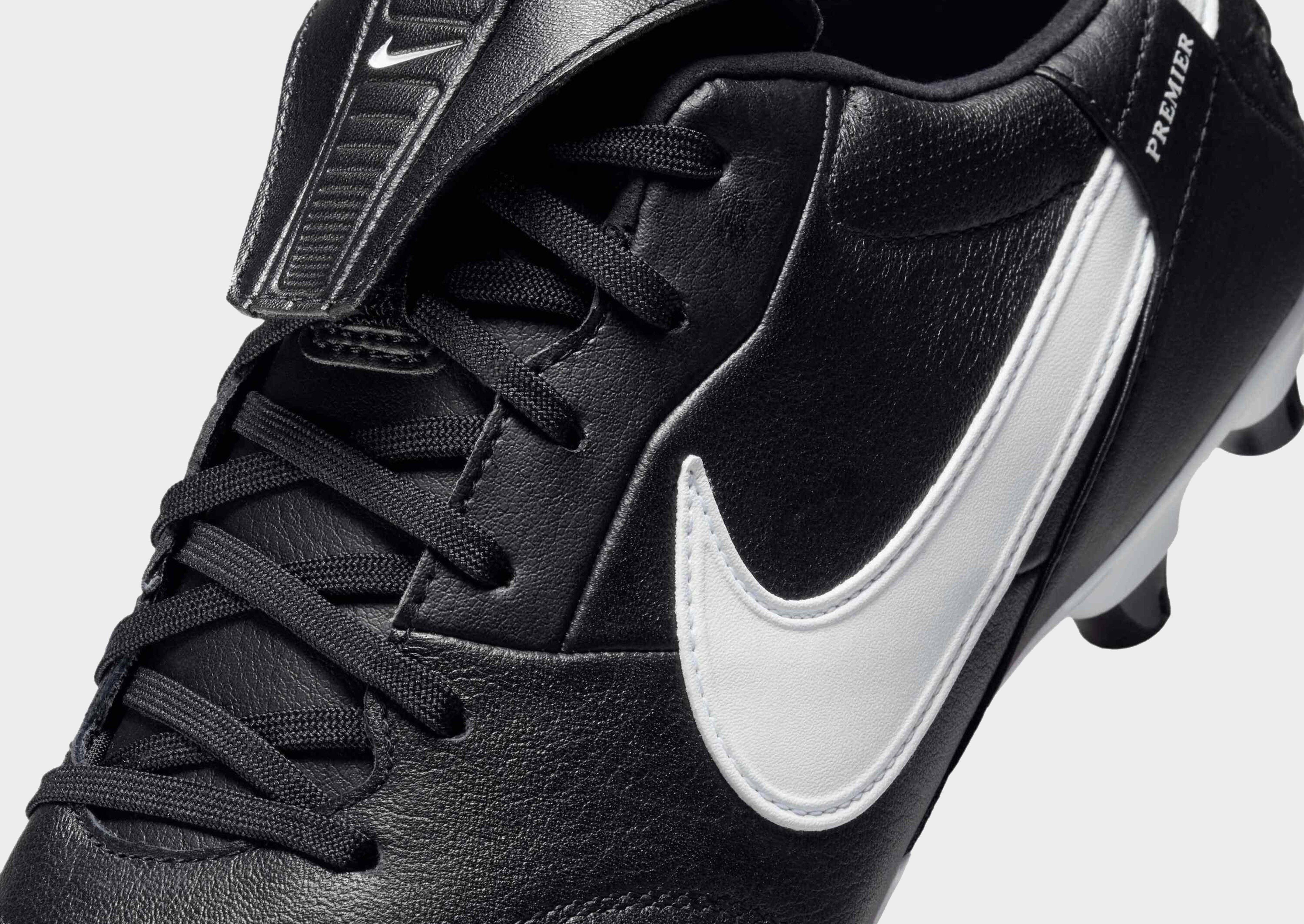 Nike FIRM-GROUND LOW-TOP