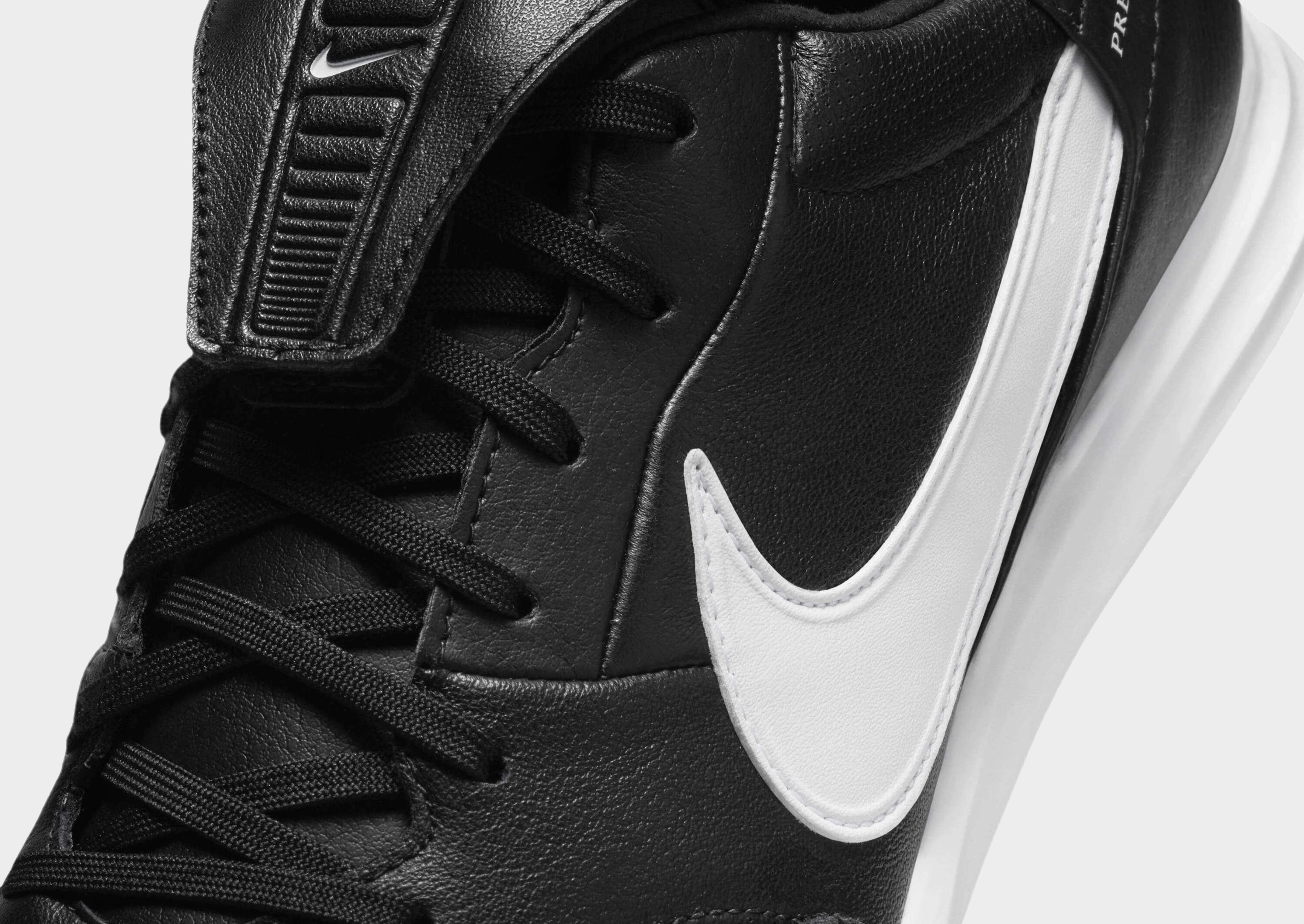 Nike TURF LOW-TOP FOOTBALL