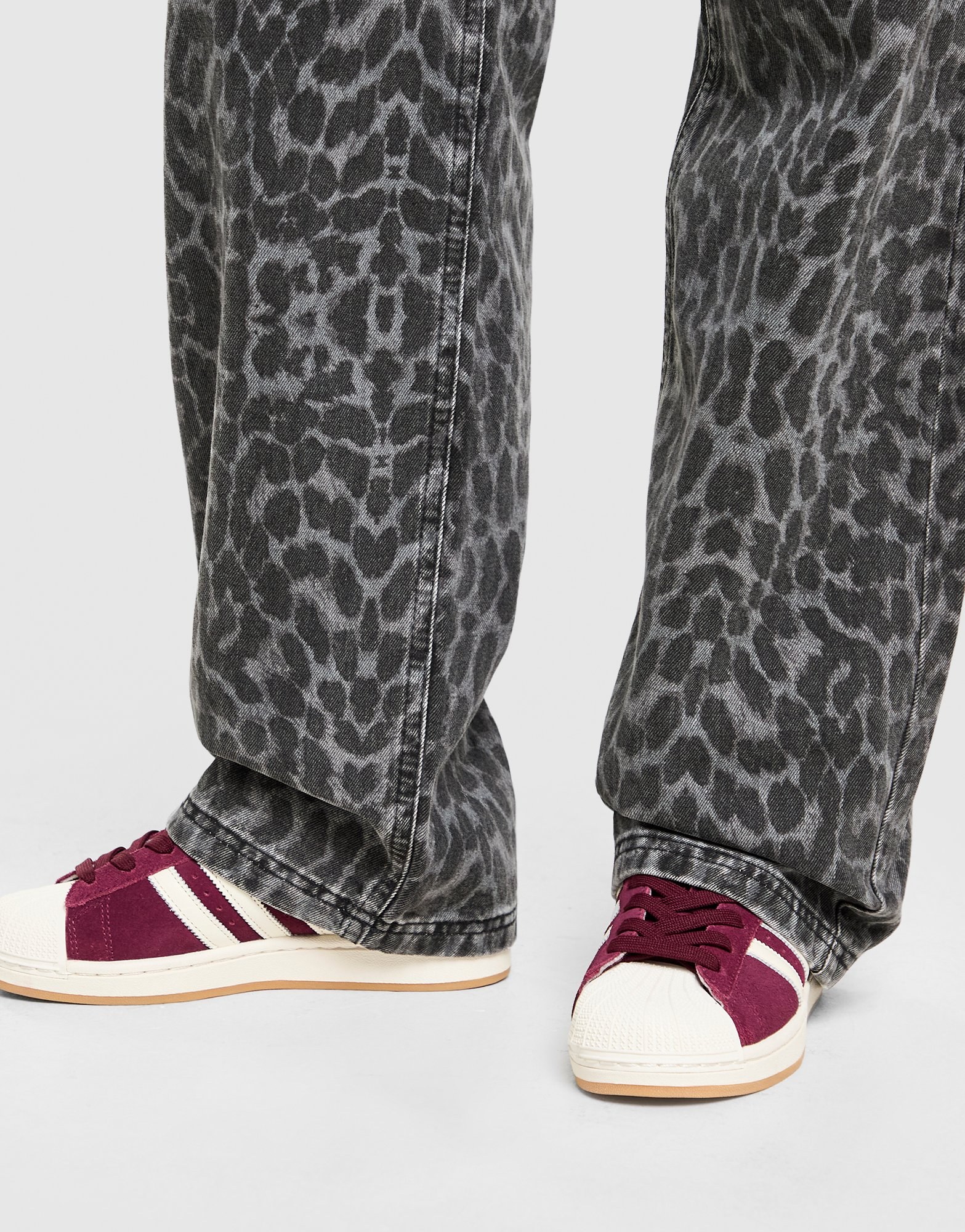 Unlike Humans Mid-Rise Loose Jeans Damen