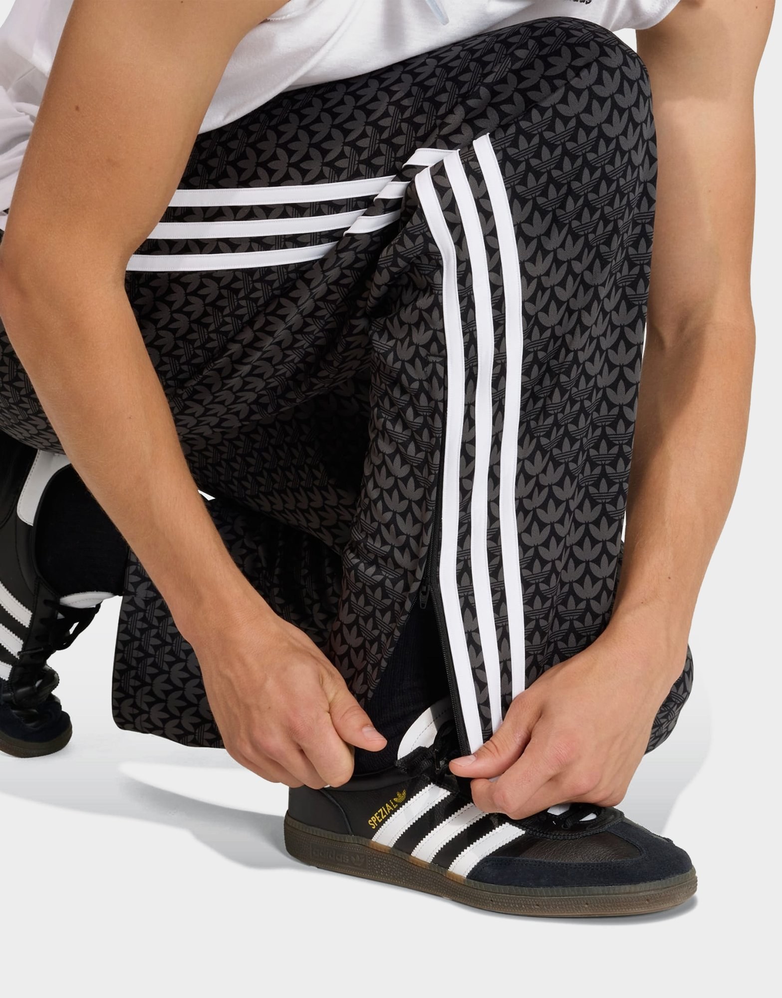 adidas Firebird Monogram Trainingshose, Locker Geschnitten