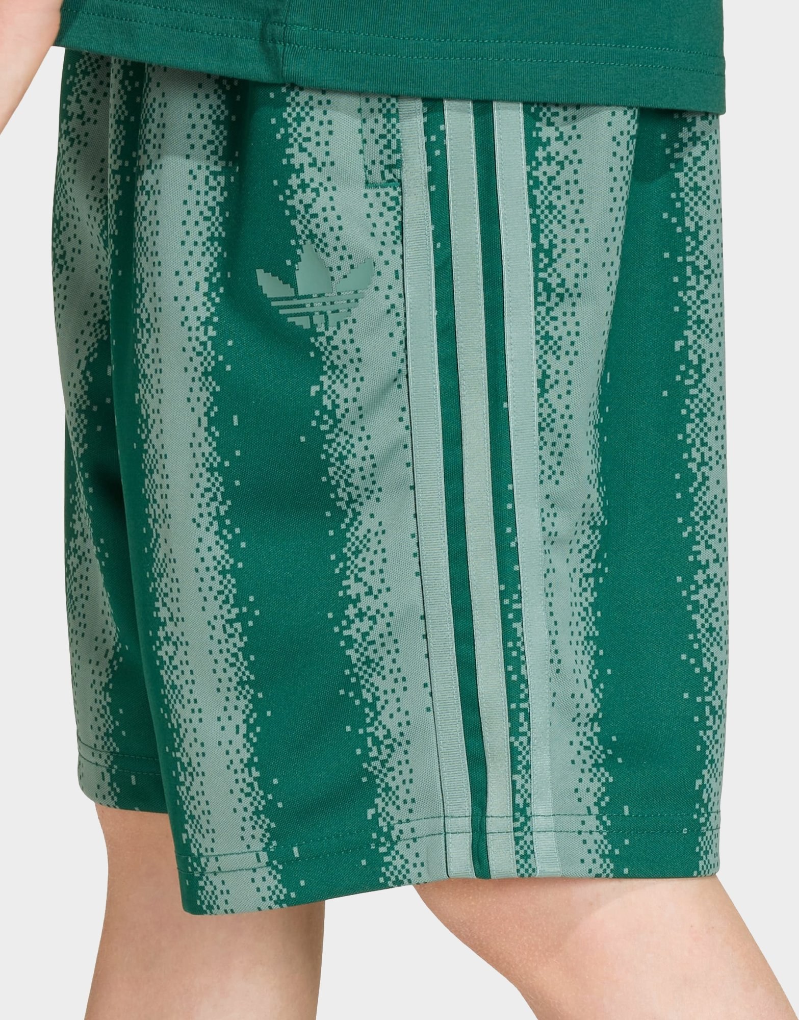 adidas MINECRAFT OVERSIZED KNEE LENGTH SHORTS
