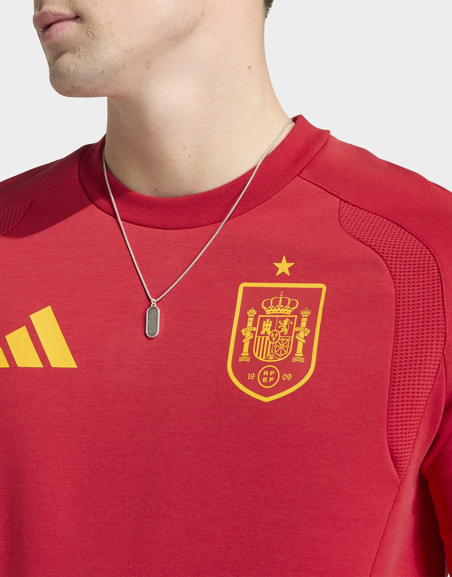 adidas Spanien Tiro Travel Pullover, Rundhalsausschnitt
