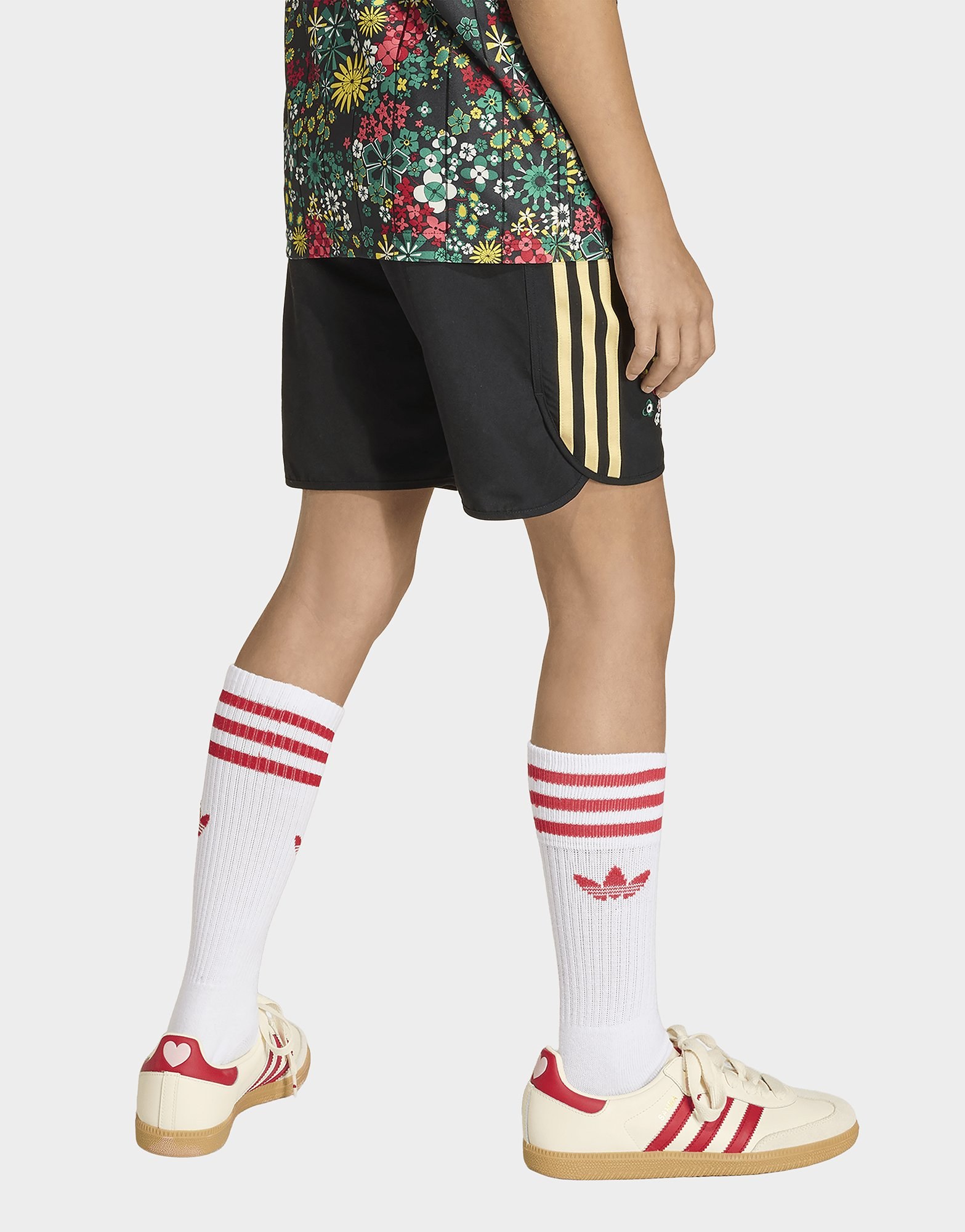 adidas Originals adidas Originals x Liberty London REGULÄR GESCHNITTEN SHORTS