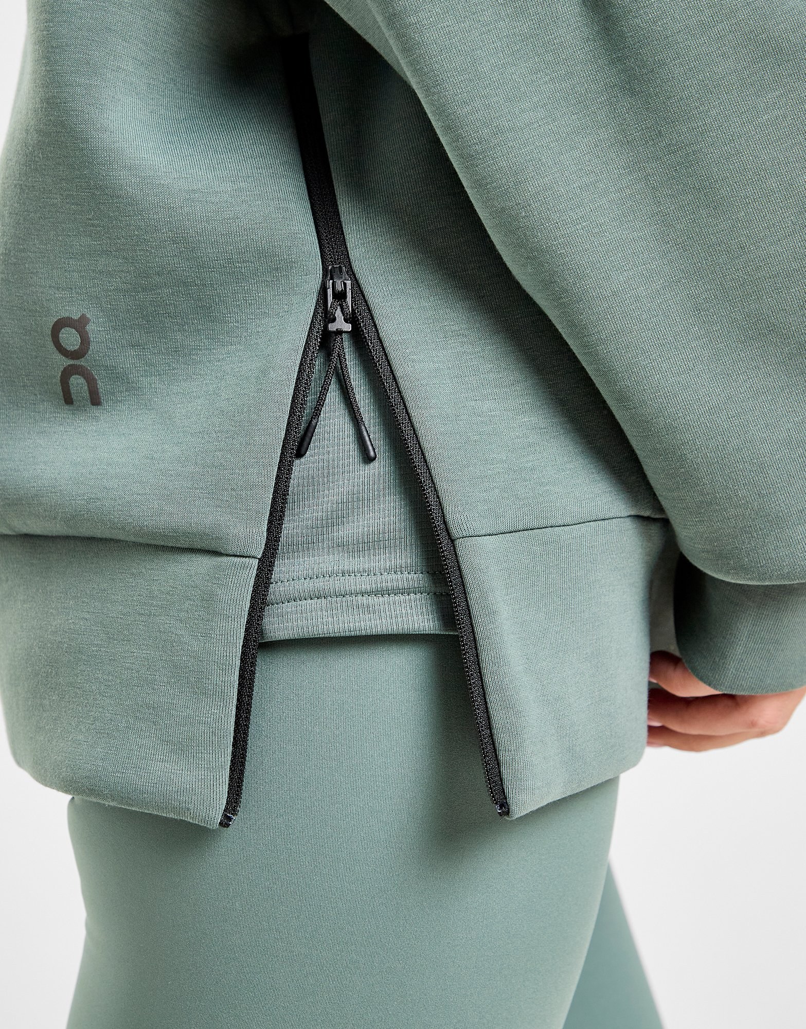 On Running Tech Overhead Hoodie Damen