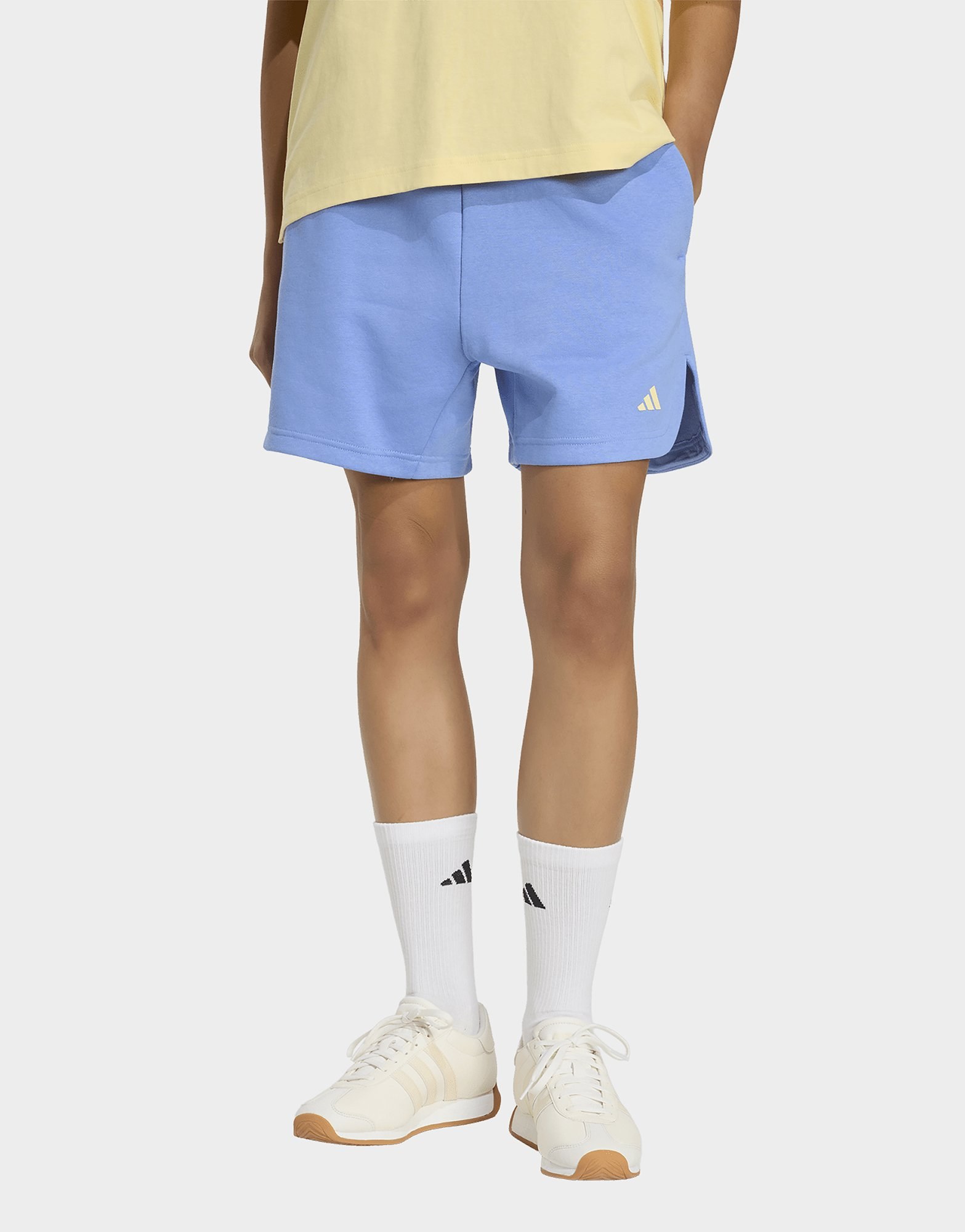 adidas 3-streifen Studio Fleece Shorts, Locker Geschnitten