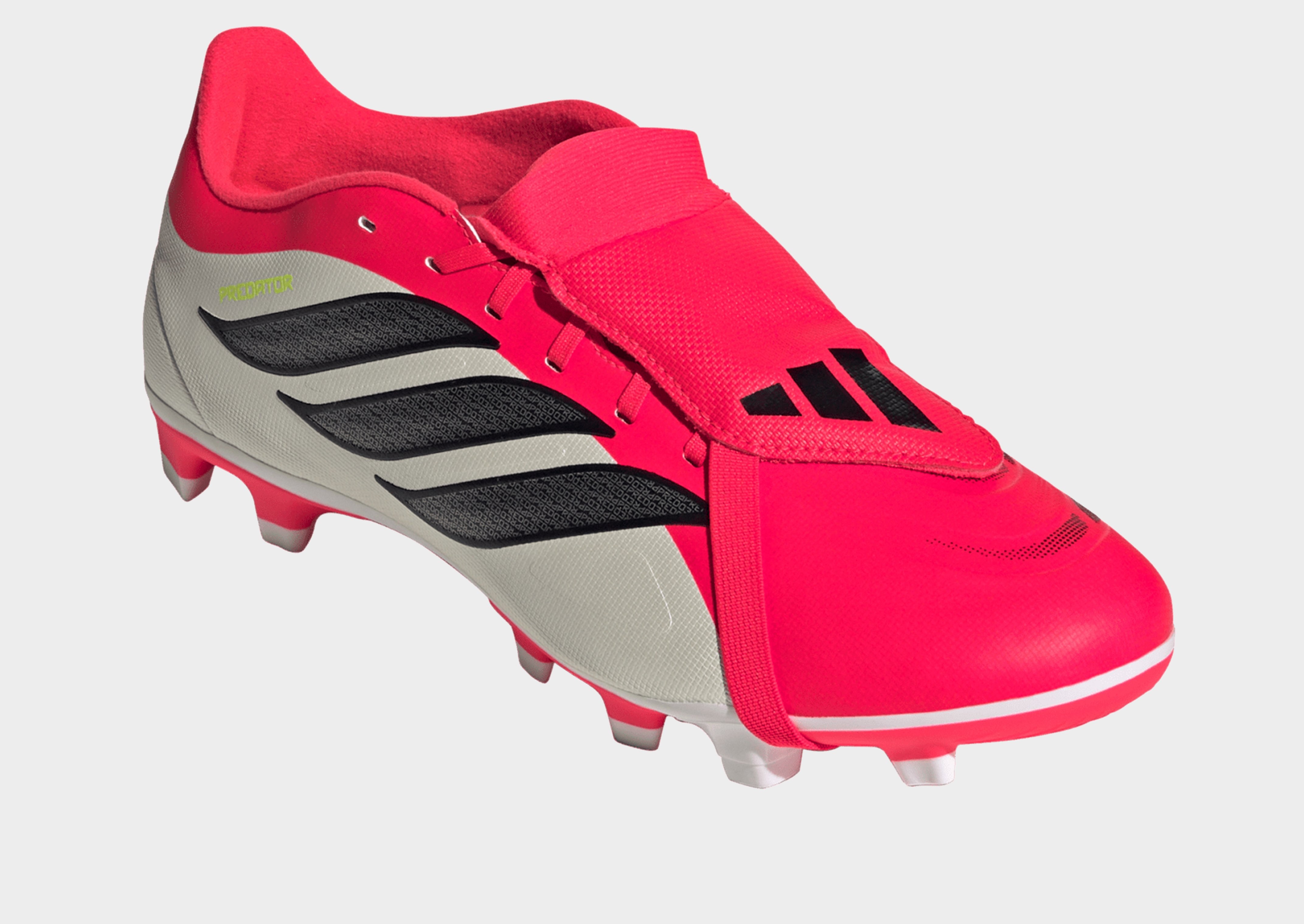adidas Predator Club Fußballschuh, Feste/gemischte Böden, Umschlagbare Zunge