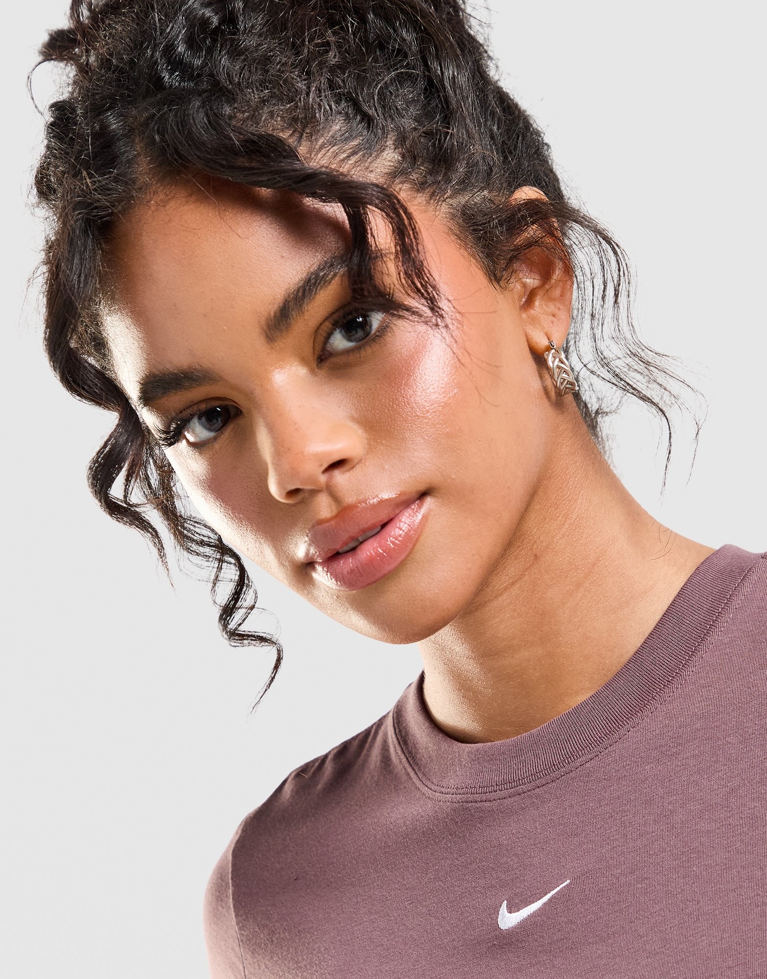 Nike Essential Sportswear Chill Knit T-Shirt