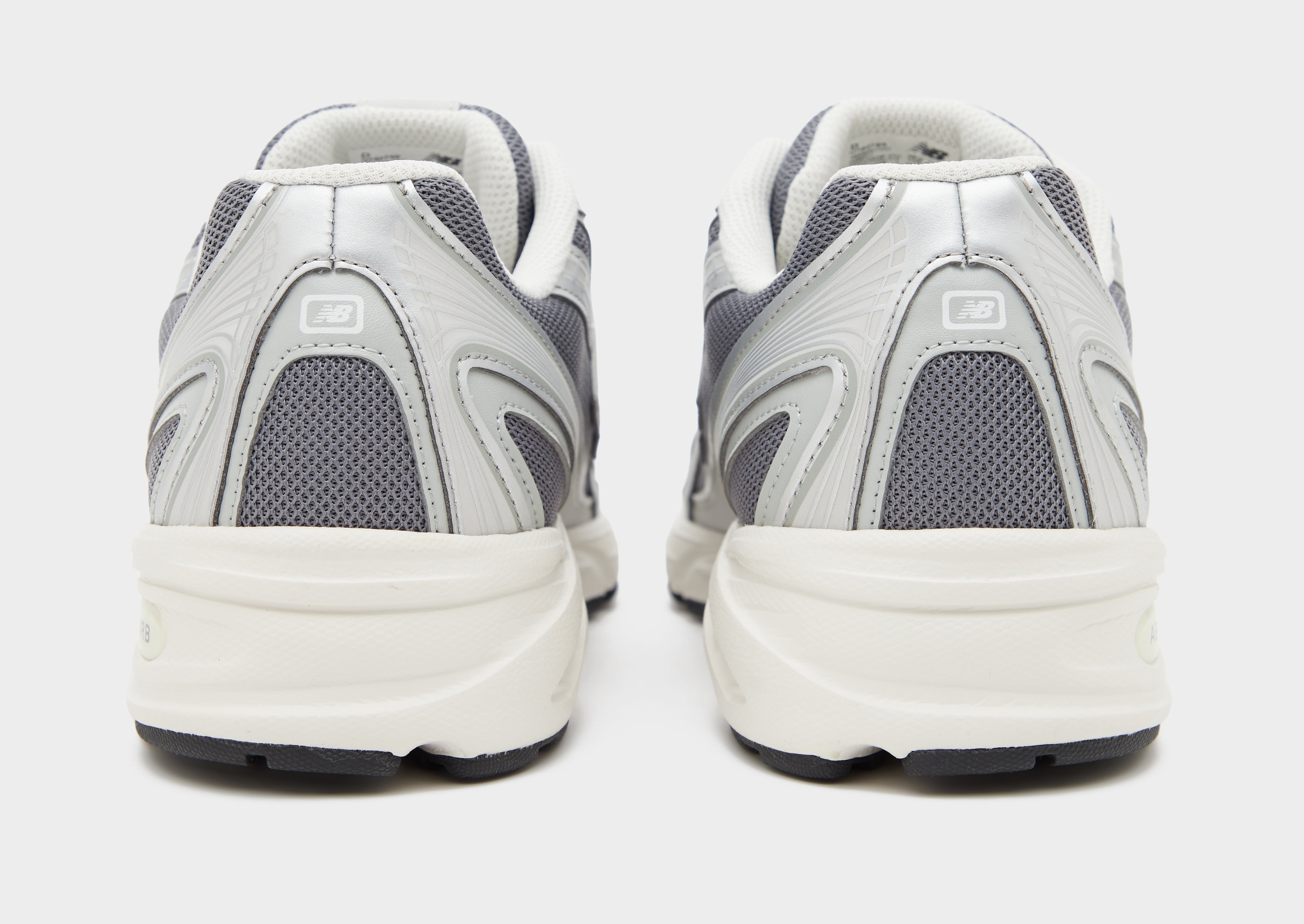 New Balance 740