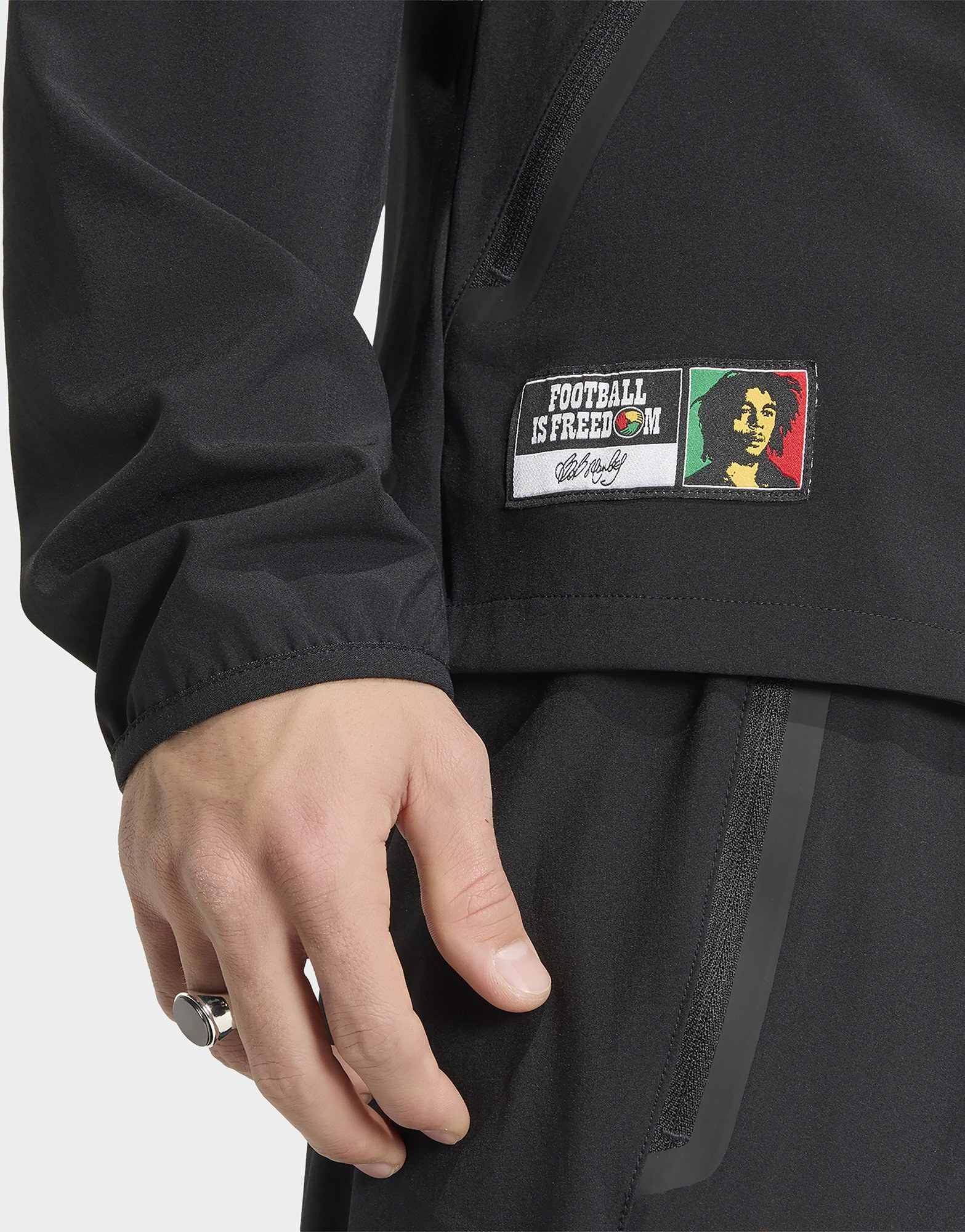 adidas Jamaica x Bob Marley Tiro Travel Windbreaker, durchgehender Reißverschluss