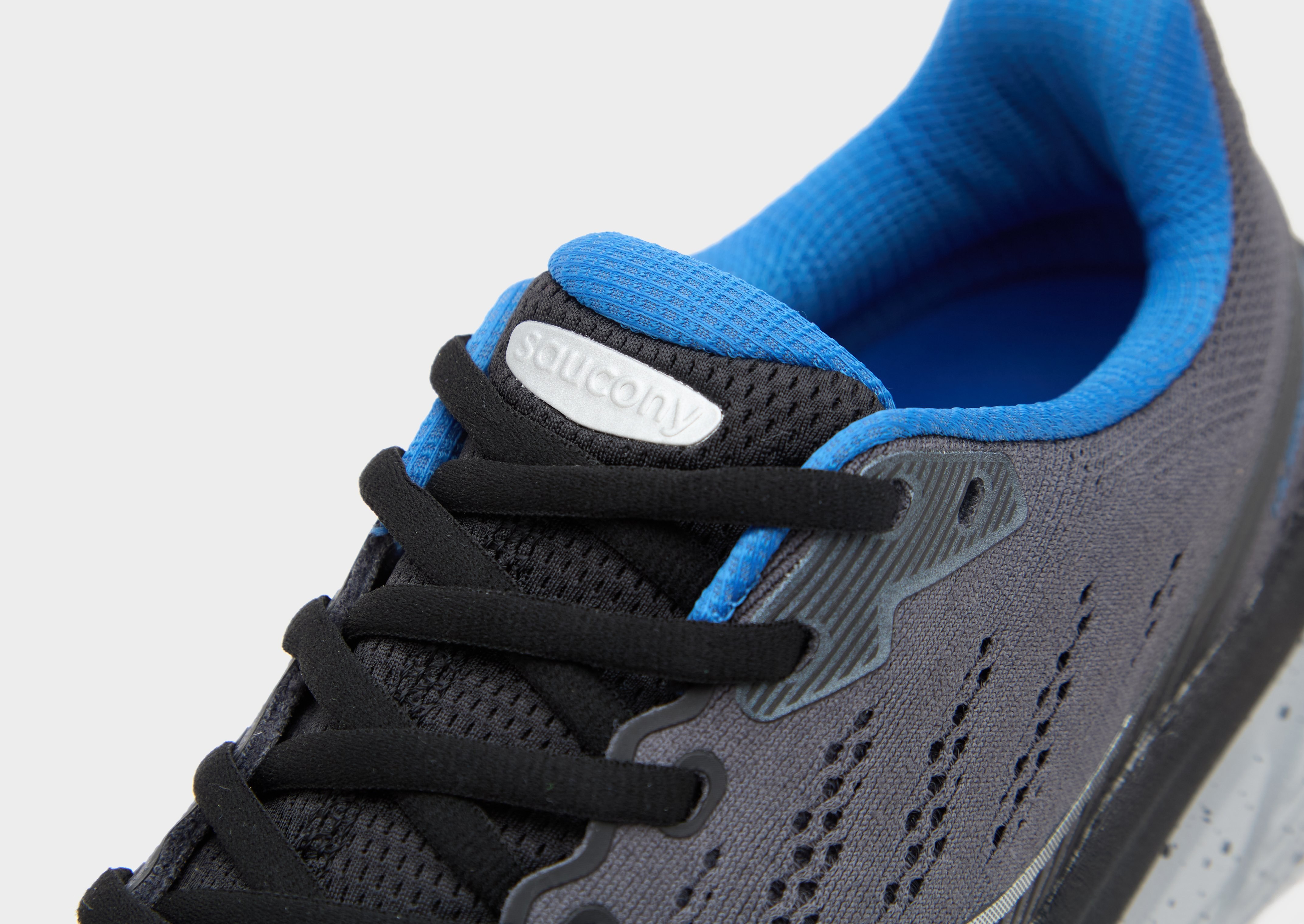 Saucony Hurricane 25