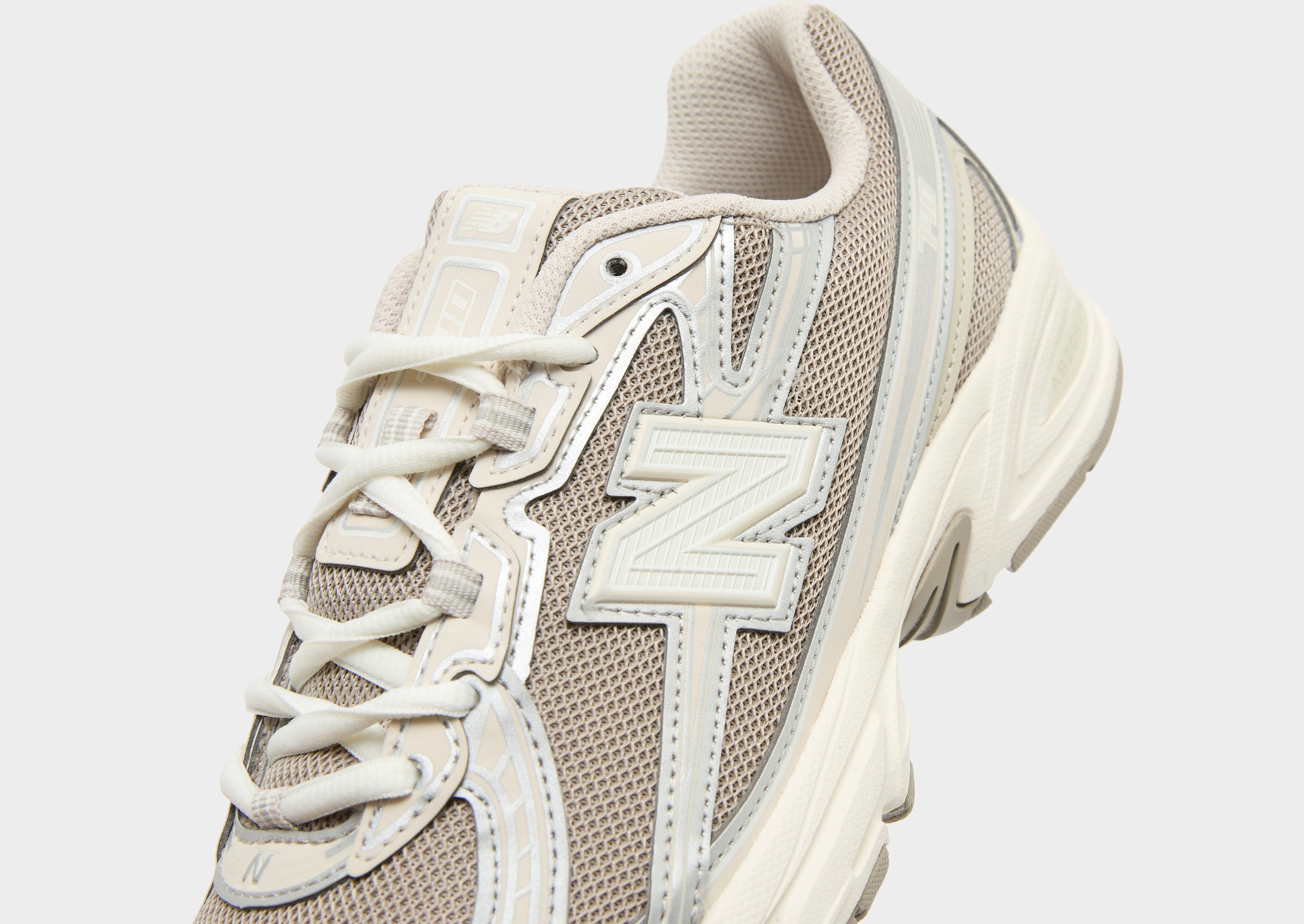New Balance 740 Women's