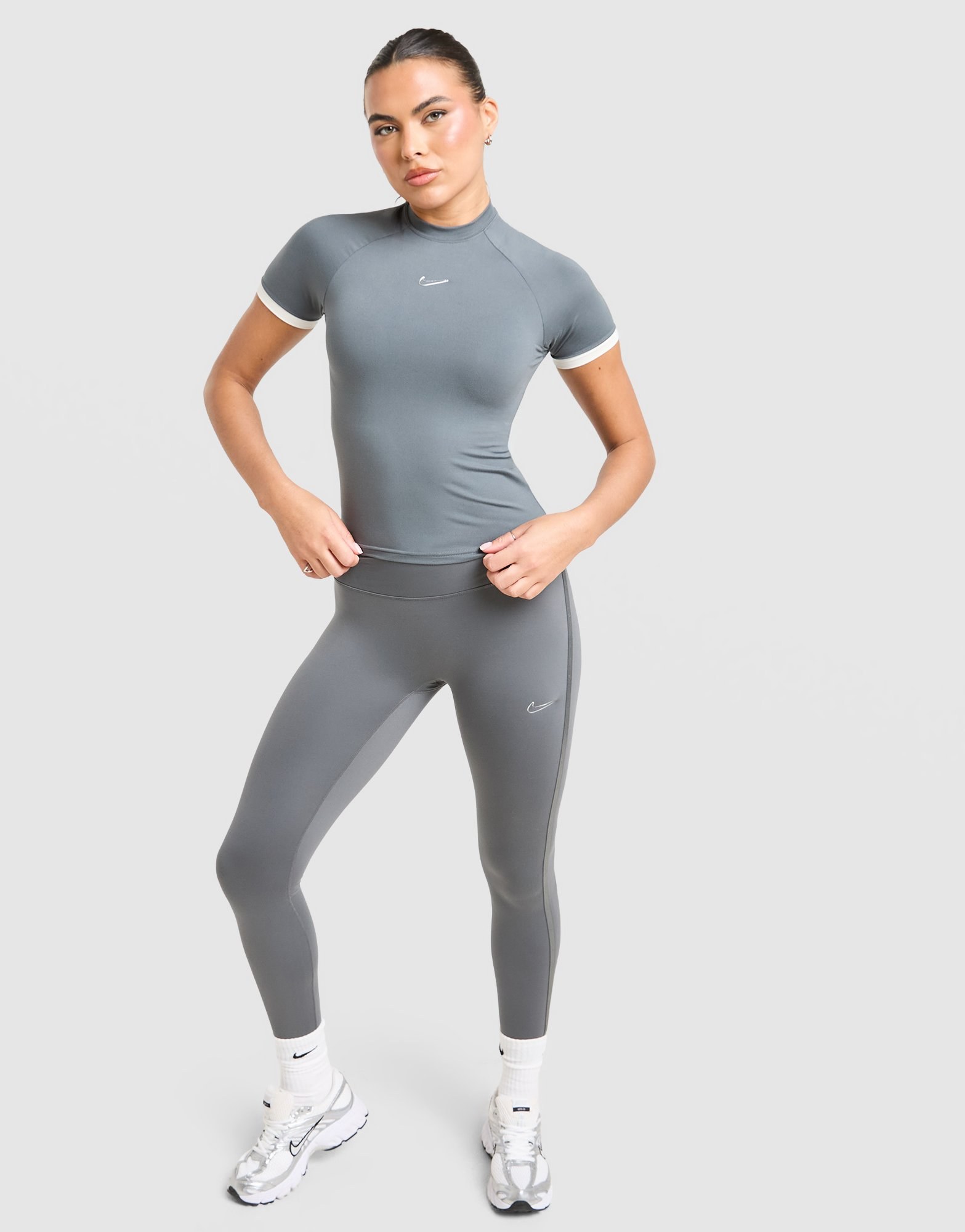 Nike Graphic Swoosh Slim T-Shirt