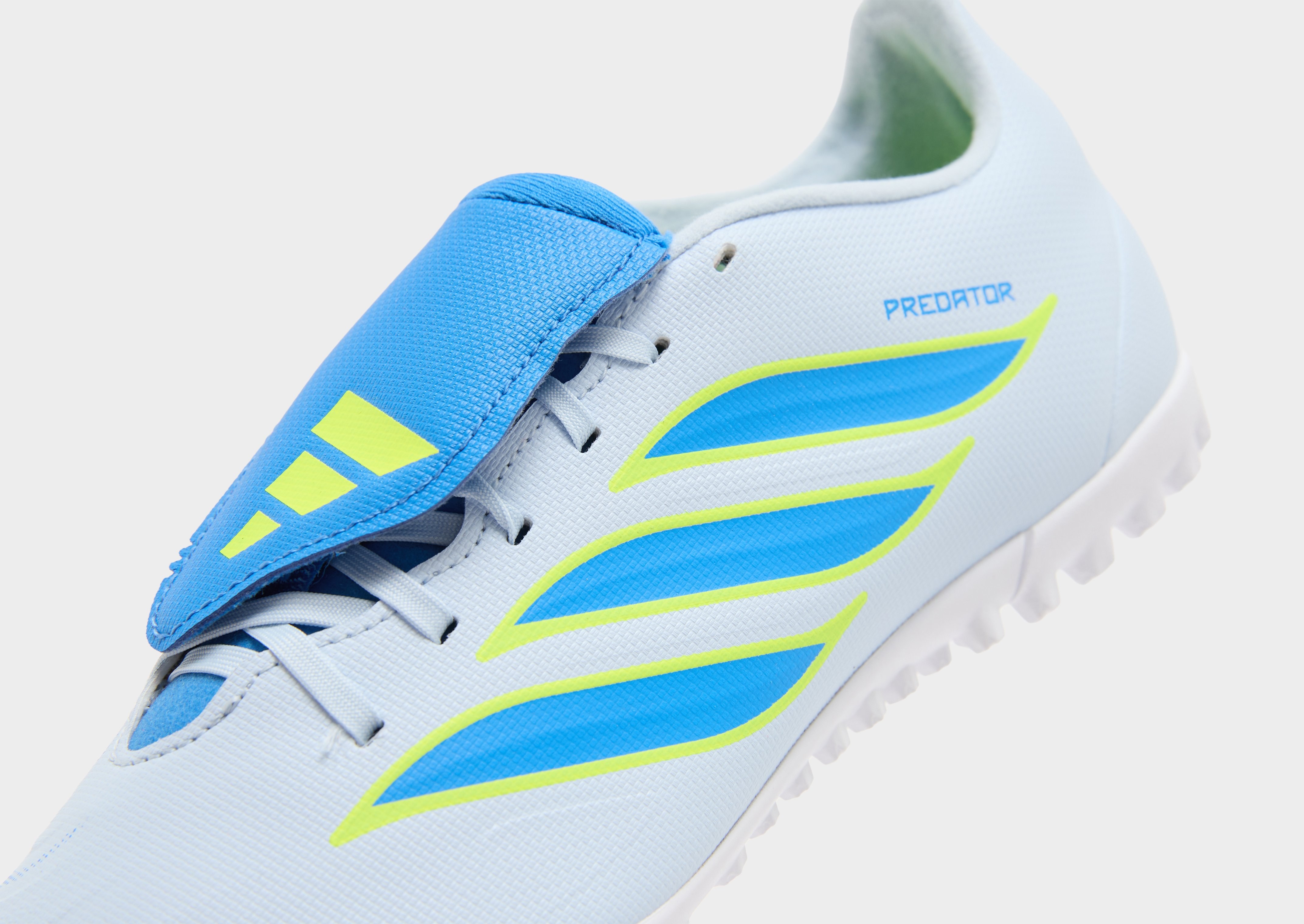 adidas Predator Club TF mit umklappbarer Zunge