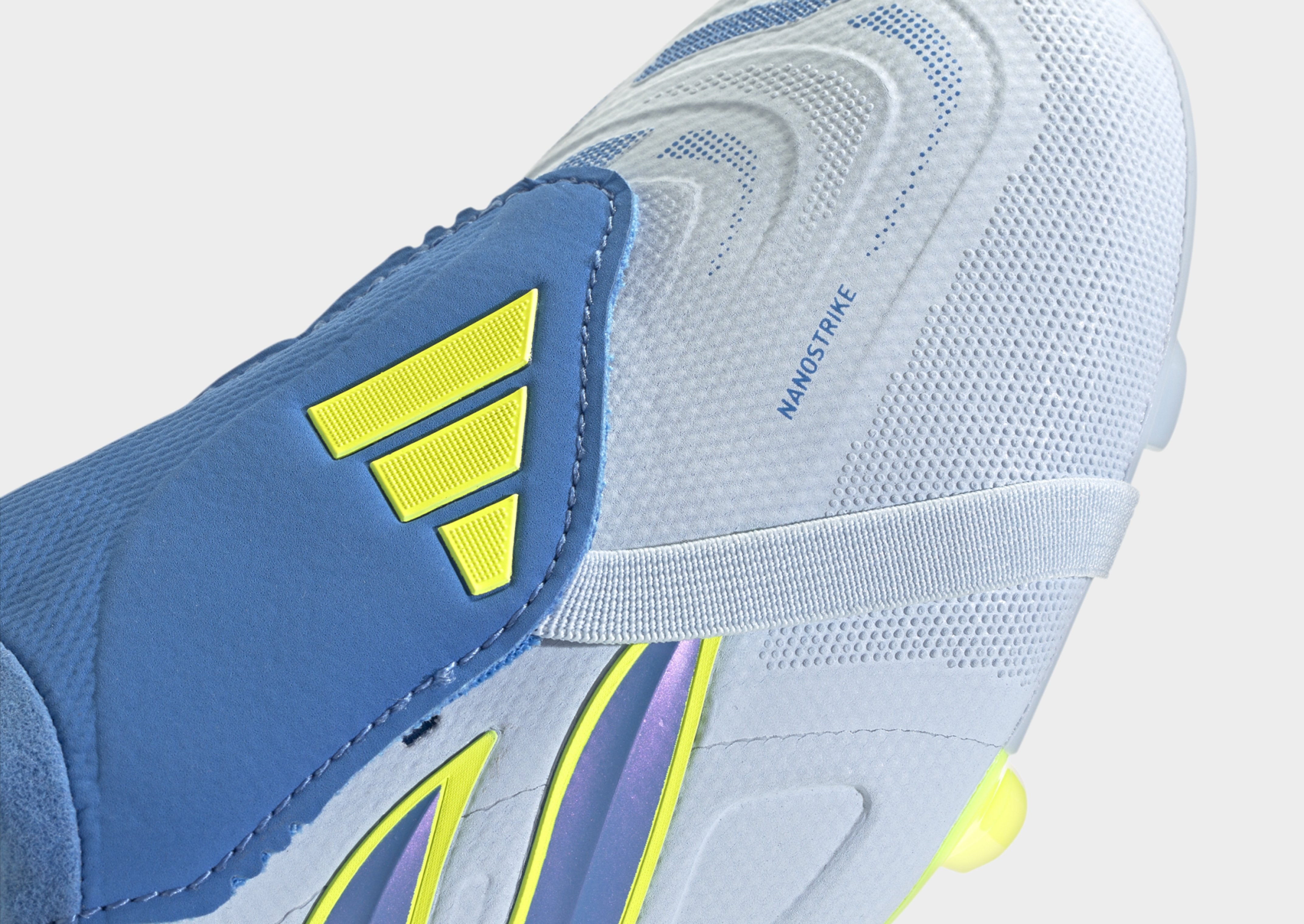 adidas Predator League Fußballschuh, Feste Böden, Umschlagbare Zunge
