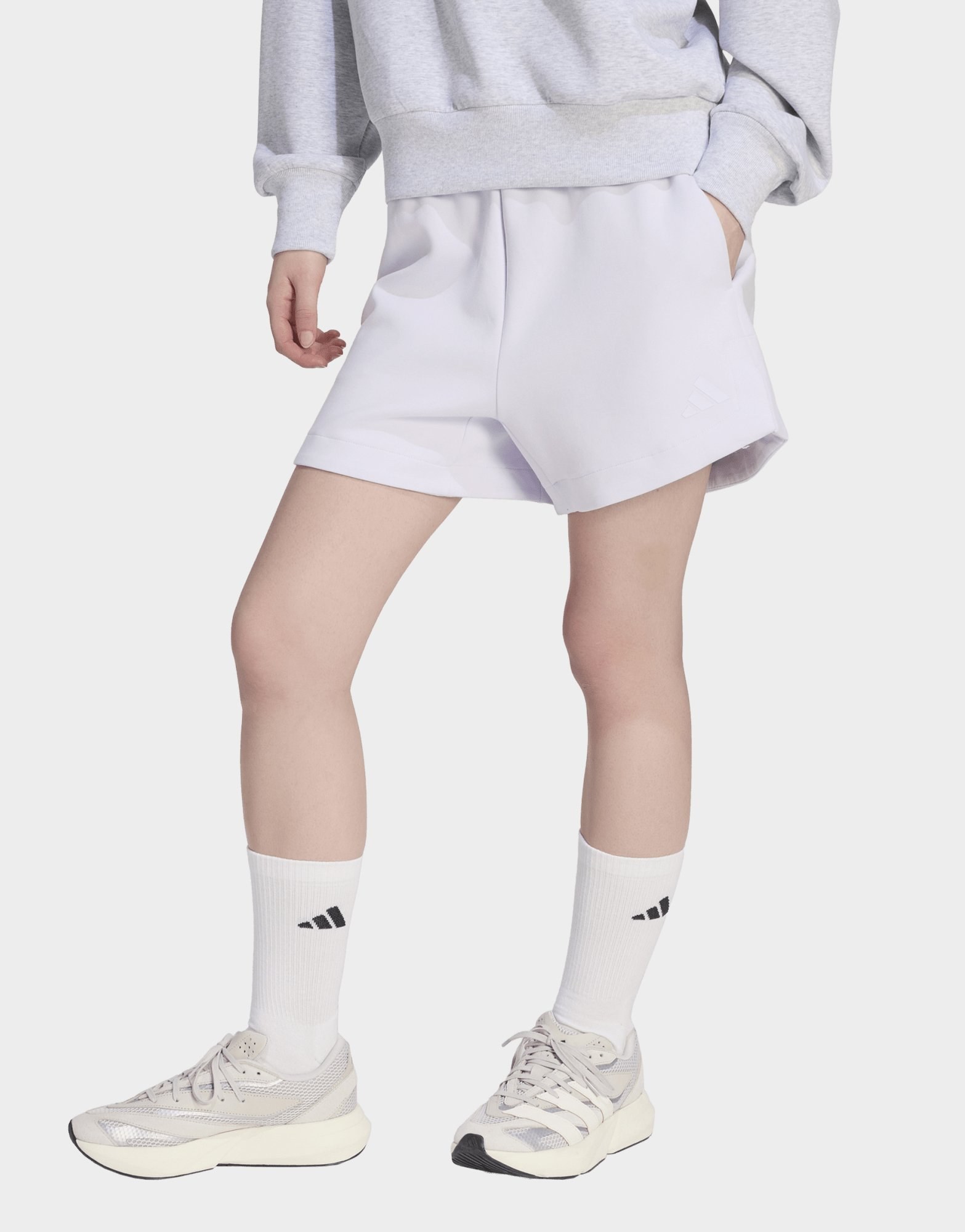 adidas Soft Lux Shorts, Locker Geschnitten