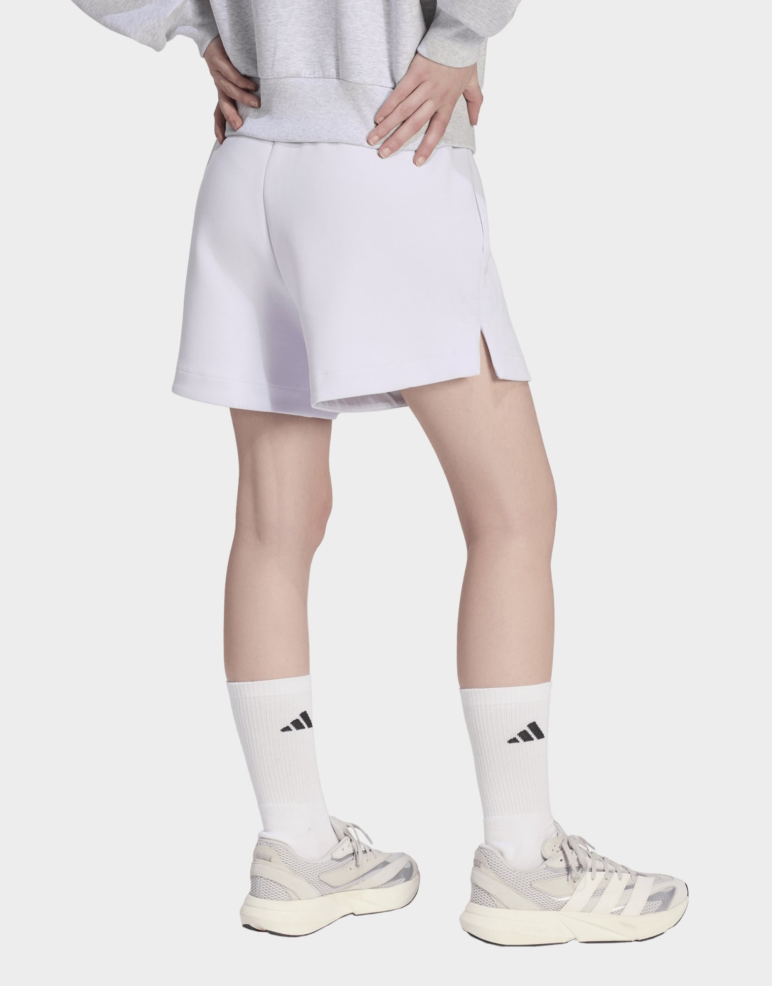 adidas Soft Lux Shorts, Locker Geschnitten