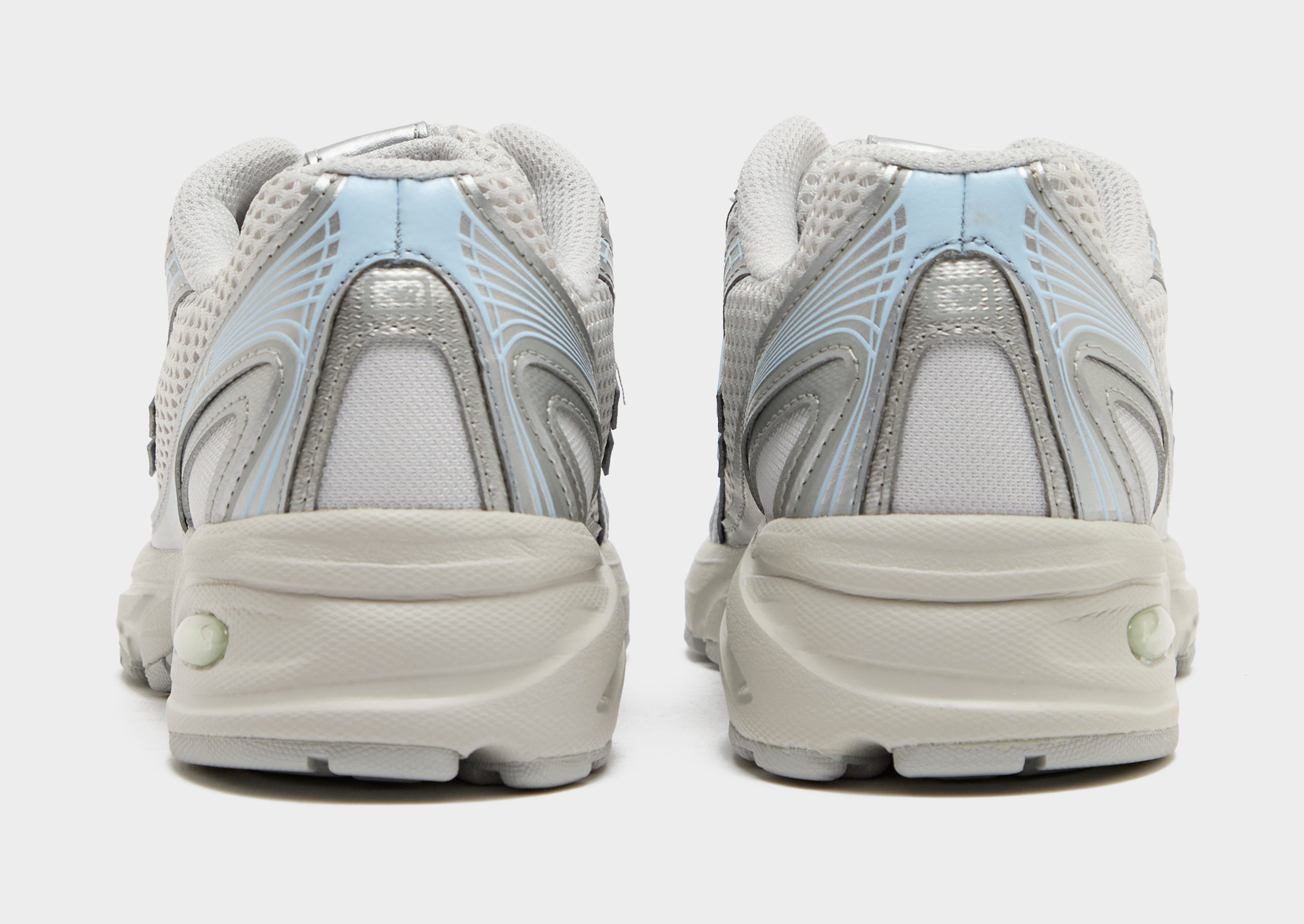 New Balance 740 Women's