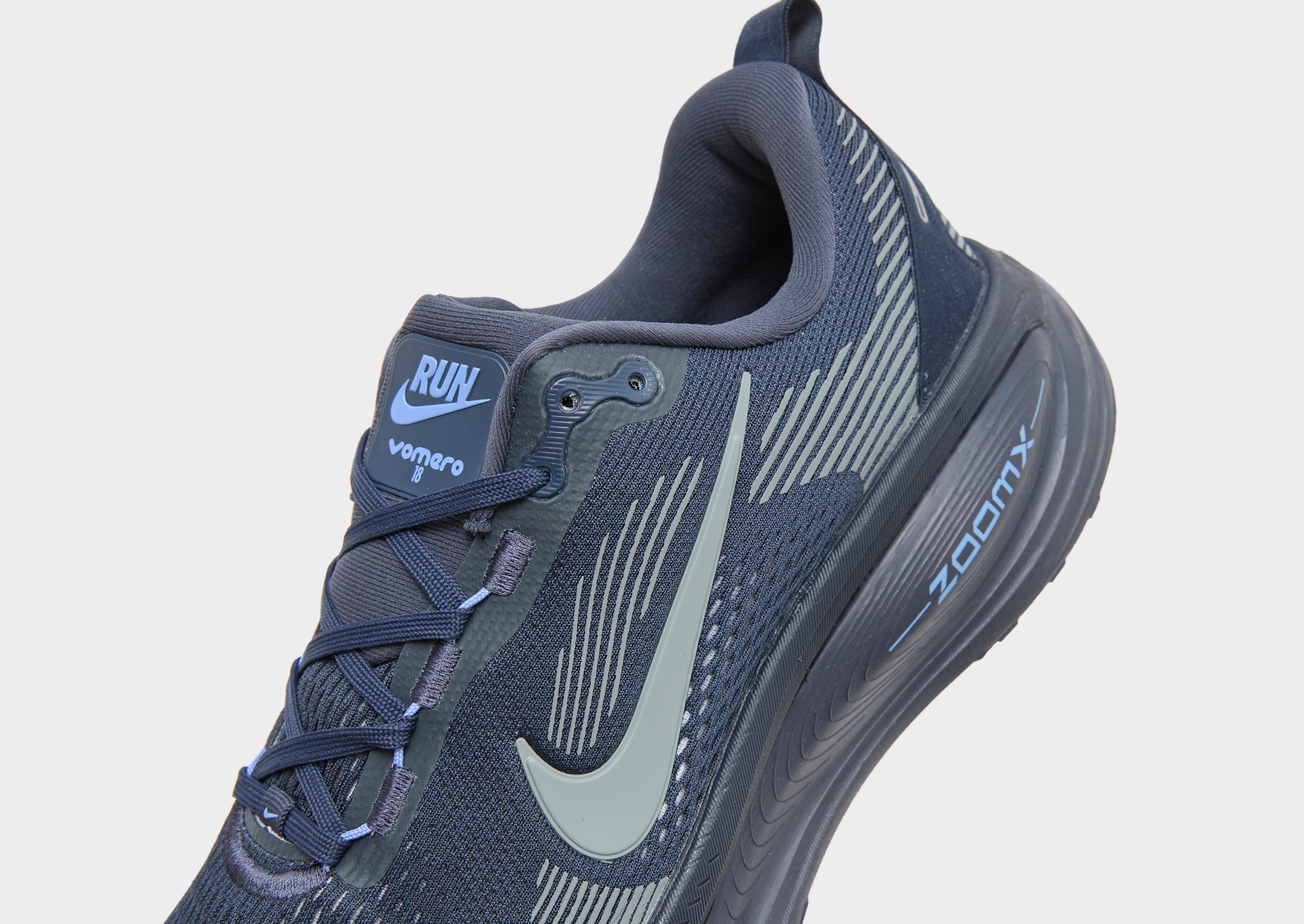 Nike Vomero 18