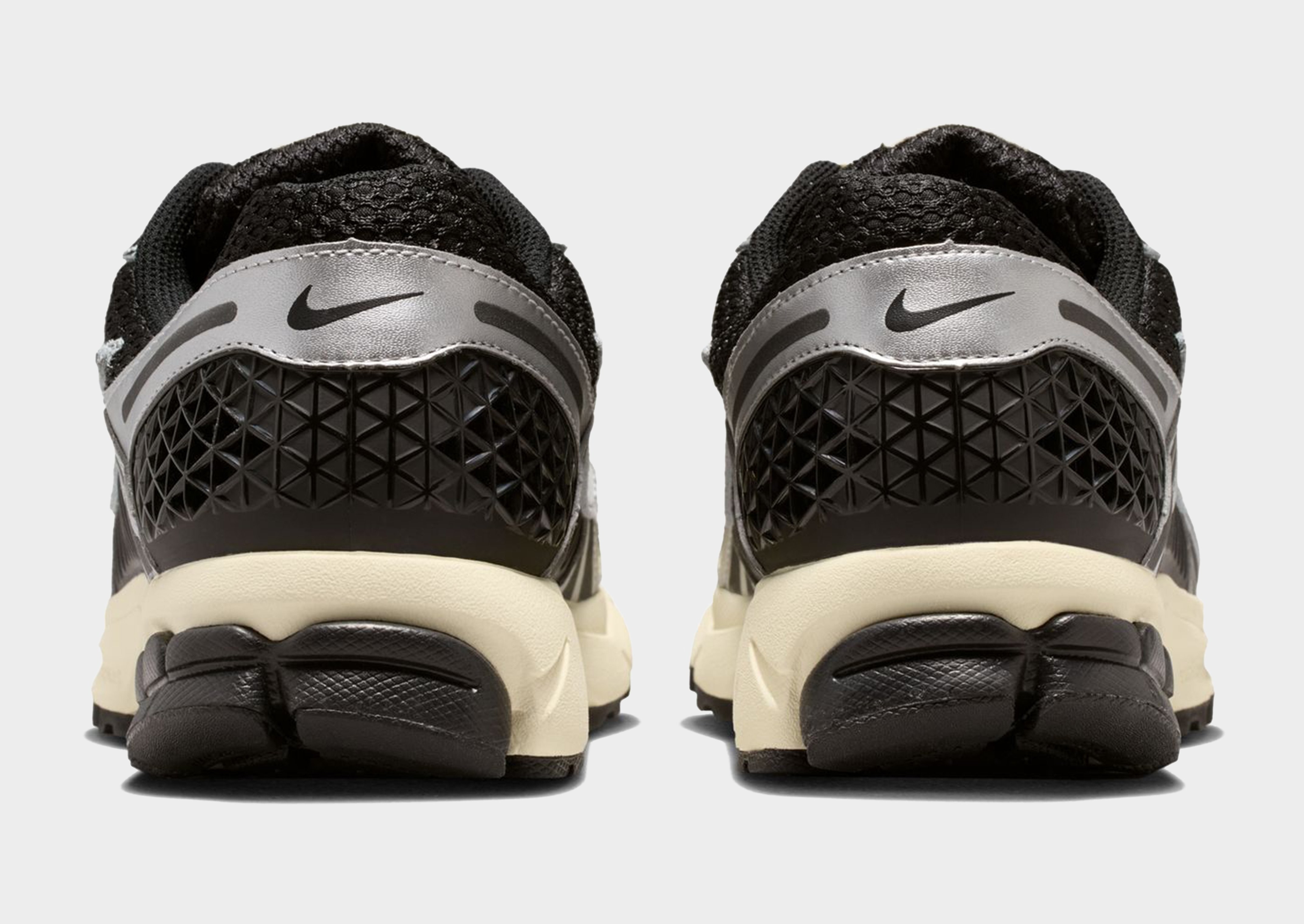 Nike MEN'S SHOES ZOOM VOMERO