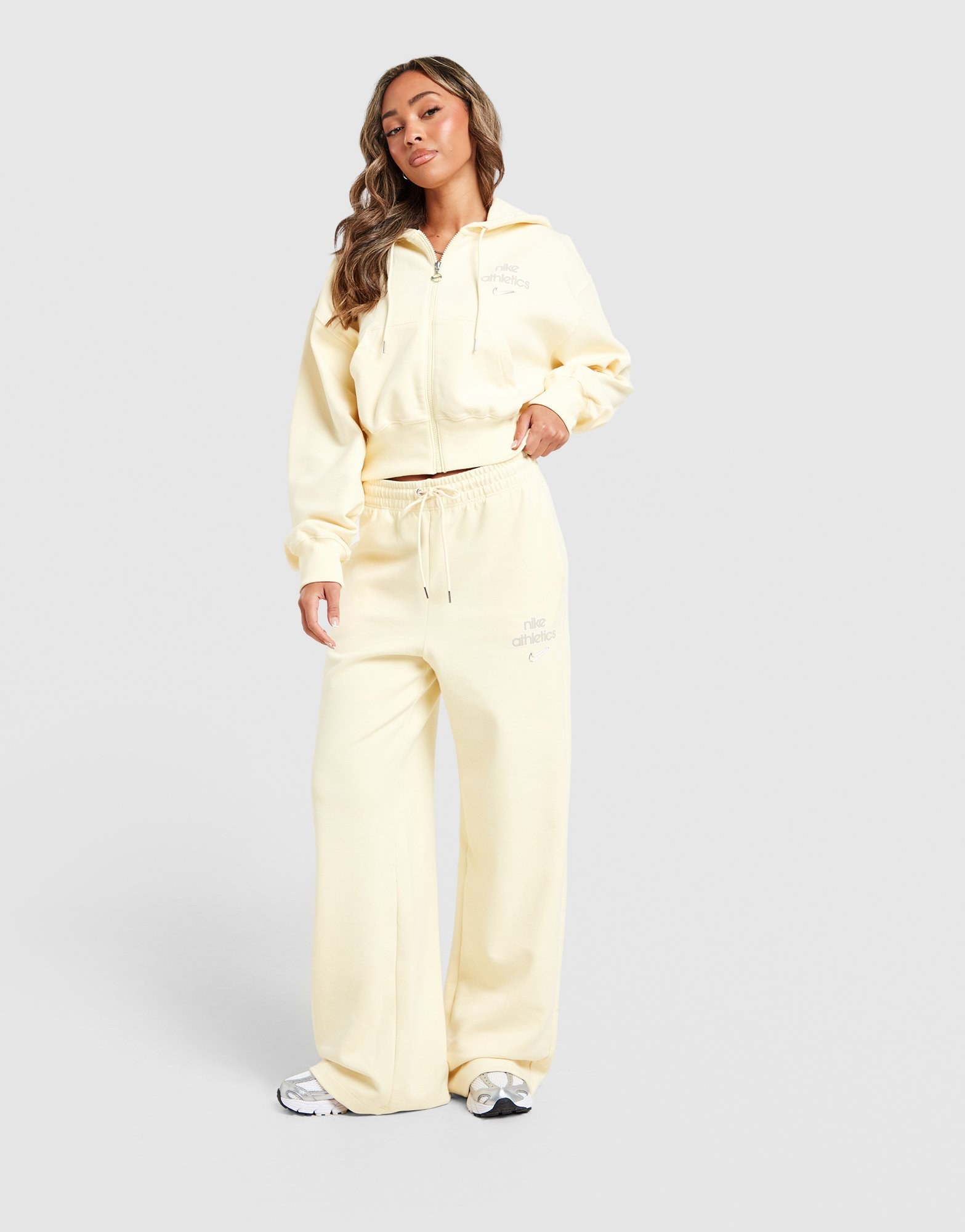 Nike Phoenix Fleece Graphic Swoosh Wide Leg Jogginghose