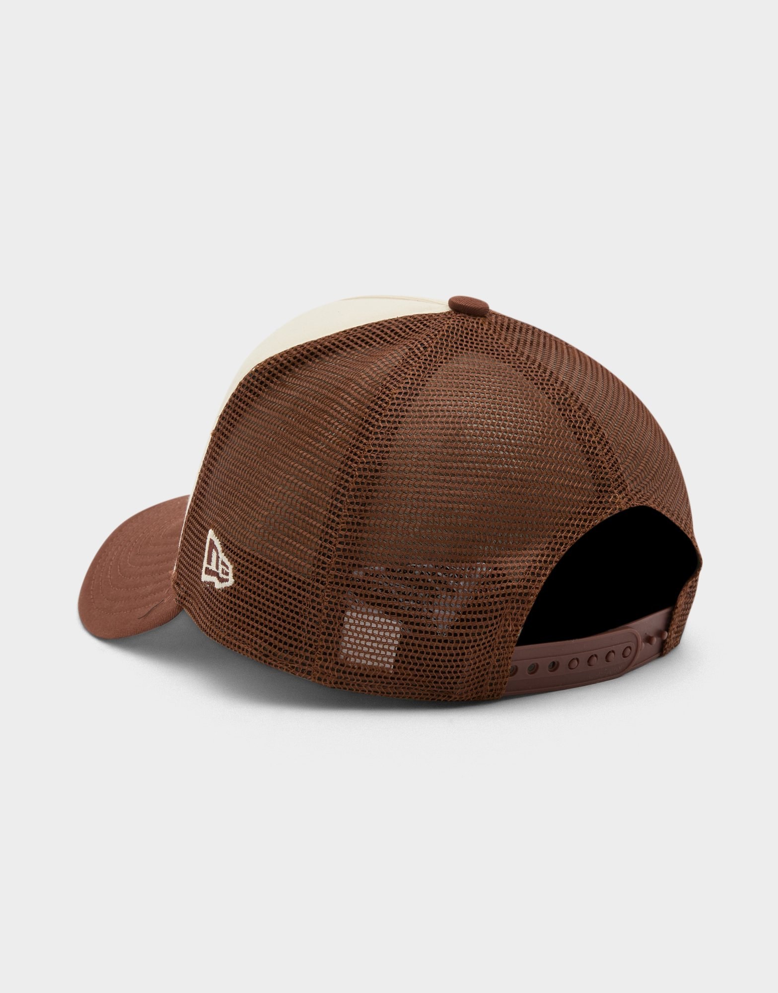 New Era MLB New York Yankees Oval Trucker Cap