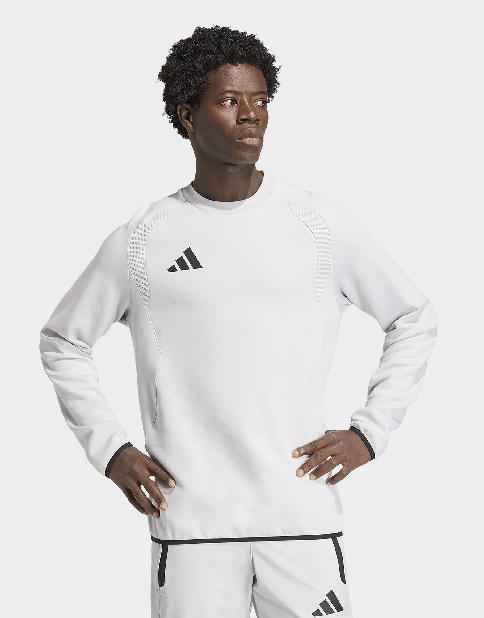 adidas Tiro Travel Sweatshirt, Rundhalsausschnitt