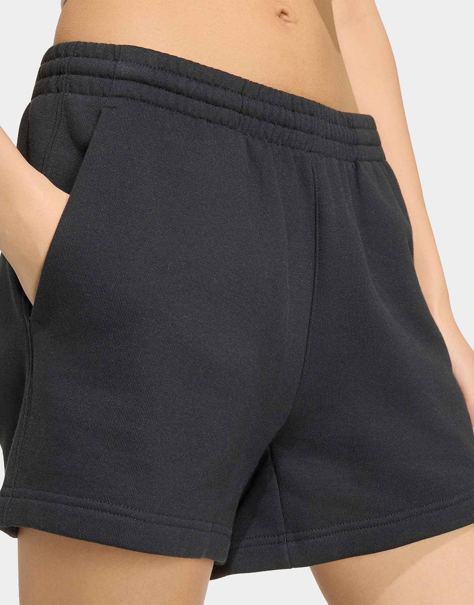 adidas ESSENTIALS FLEECE-SHORTS