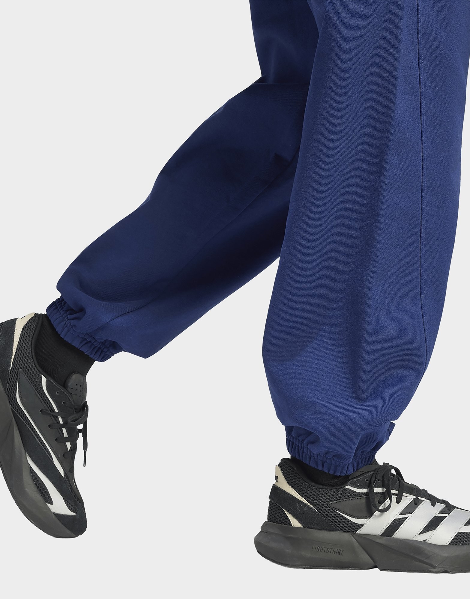 adidas Kit Hose, Locker Geschnitten, Bündchen, Kleines Logo