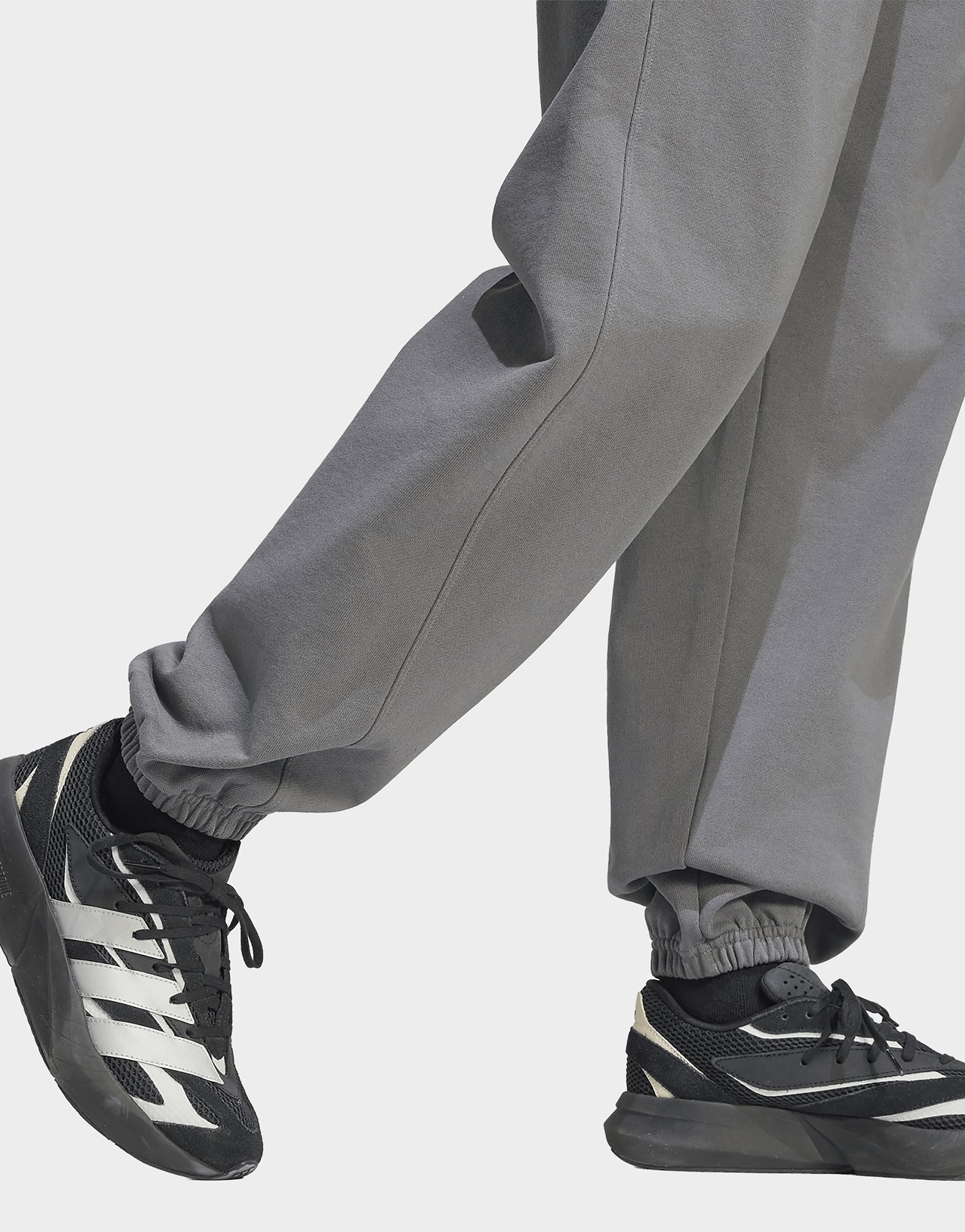 adidas Kit Hose, Locker Geschnitten, Bündchen, Kleines Logo