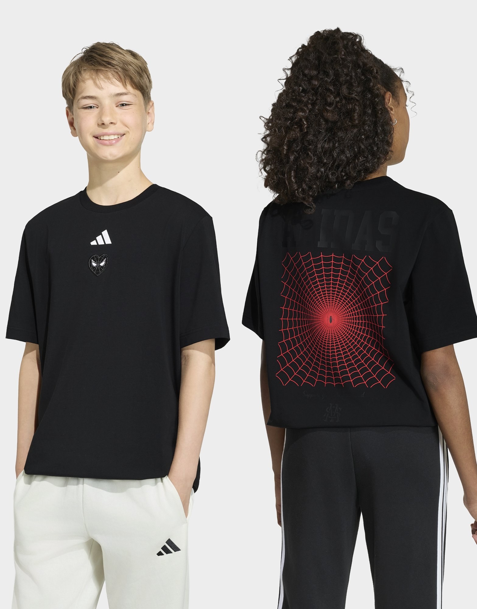 adidas Marvel Spider-Man Grafik T-Shirt