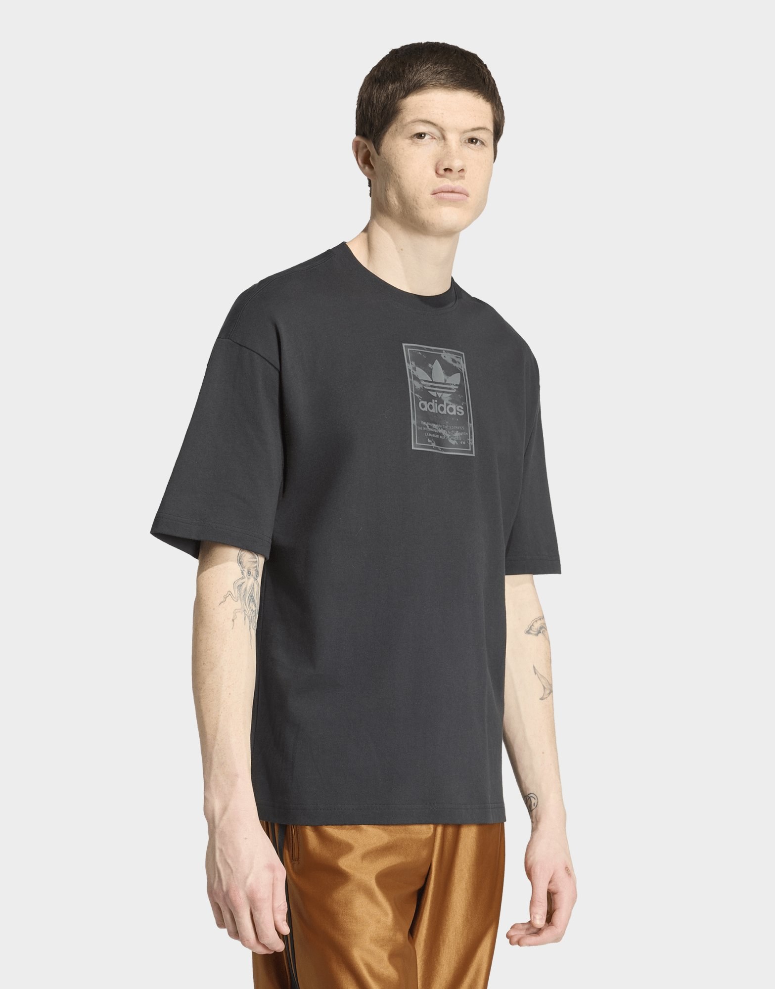 adidas Camo Tee Zungenlabel T-shirt