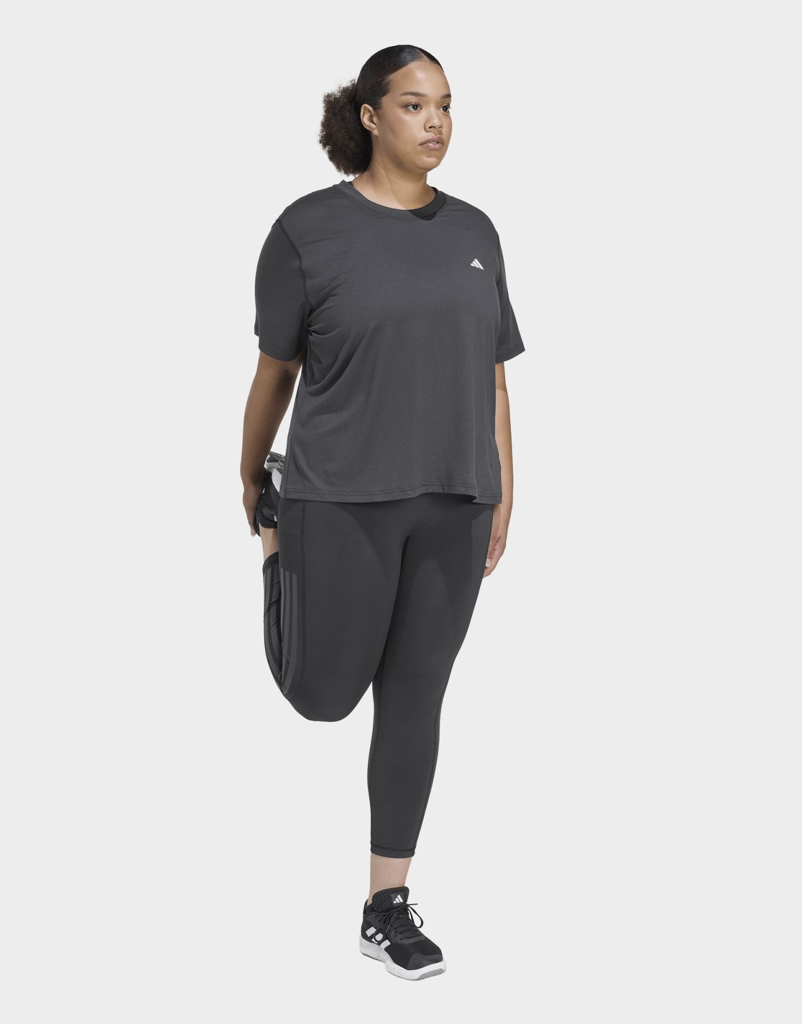 adidas Workout Essentials Minimalistisches T-shirt Mit Rundhalsausschnitt