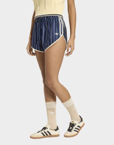 adidas Firebird Shorts Mit Nadelstreifen