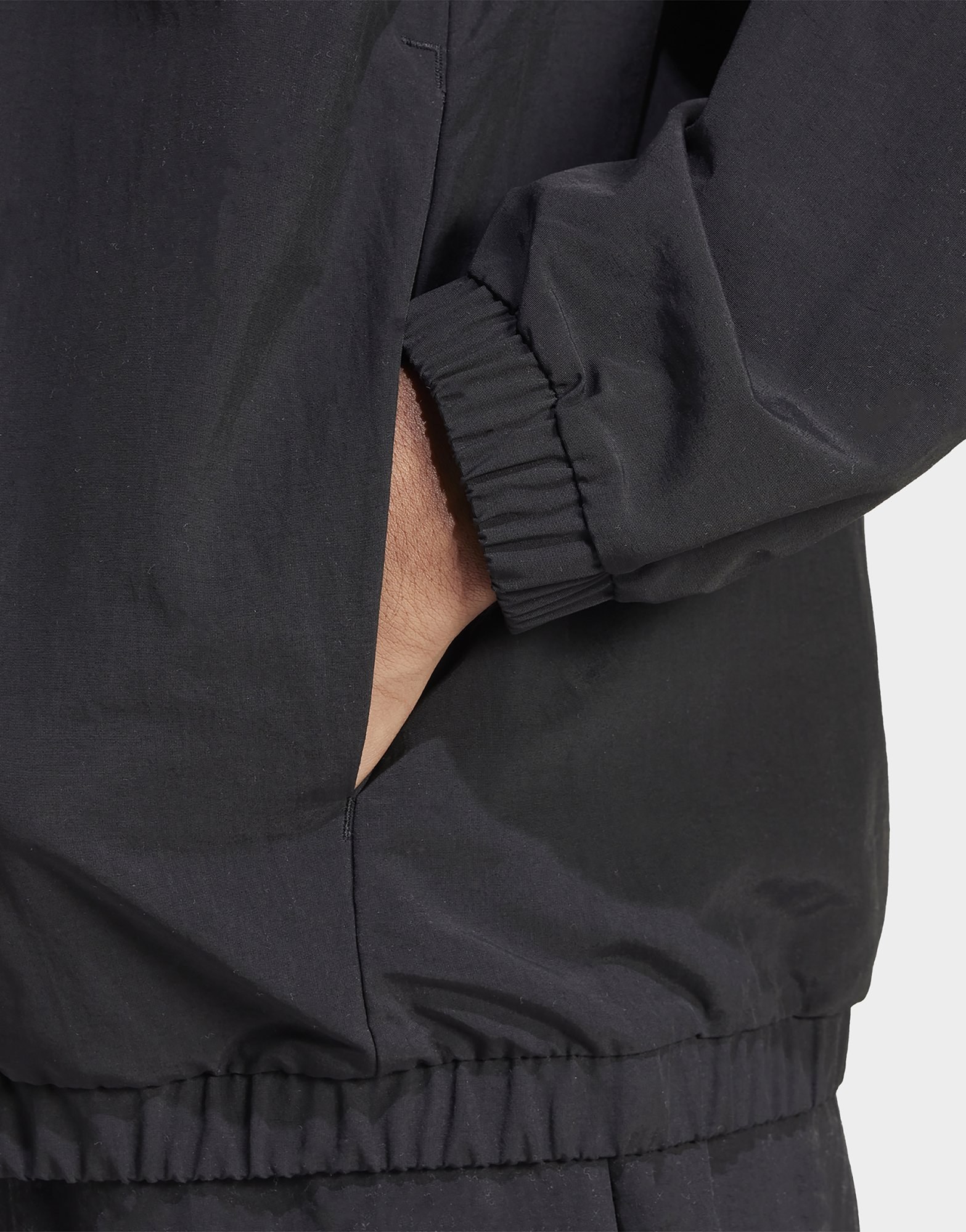 adidas Essential Windbreaker Mit Kleinem Logo