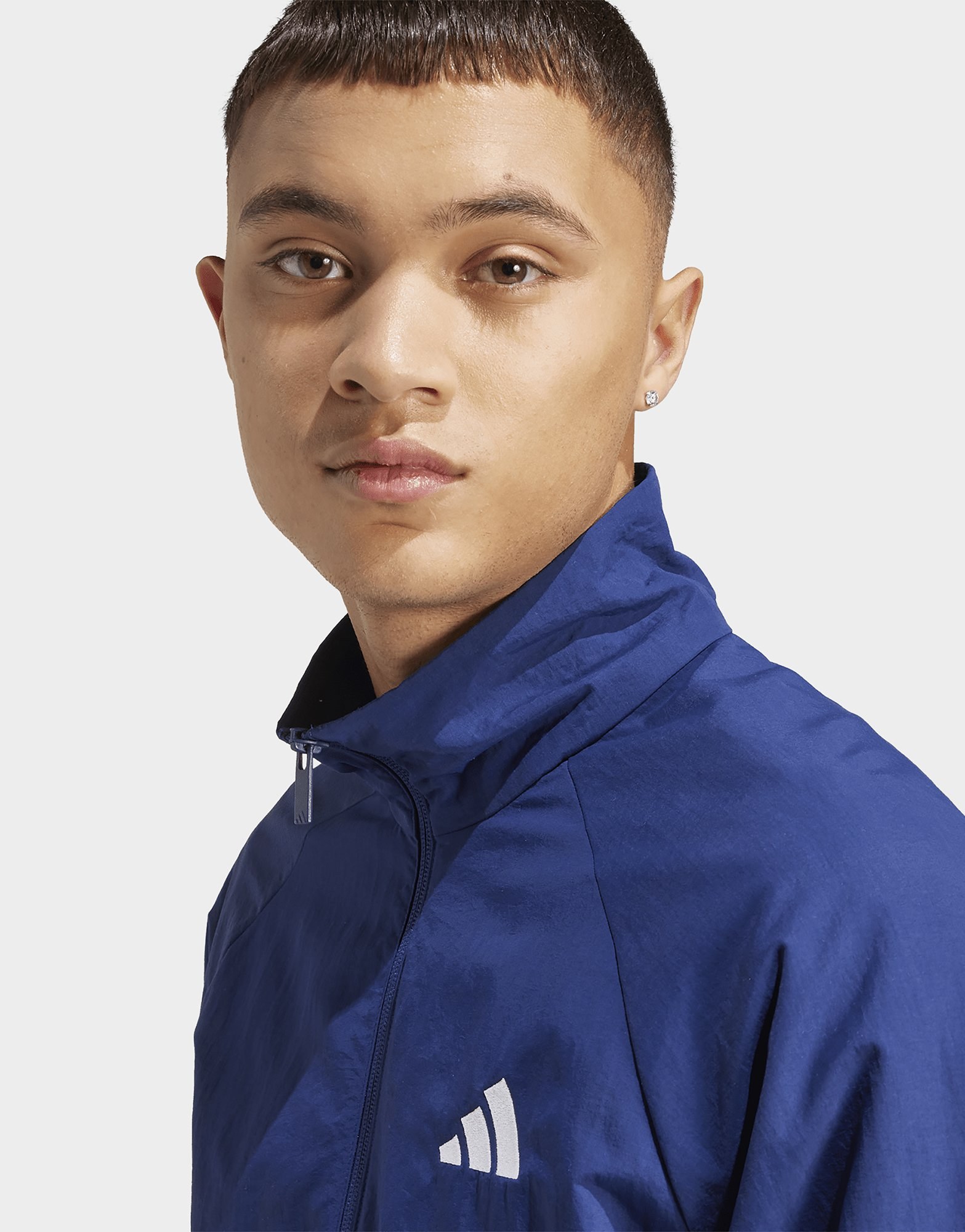 adidas Essential Windbreaker Mit Kleinem Logo