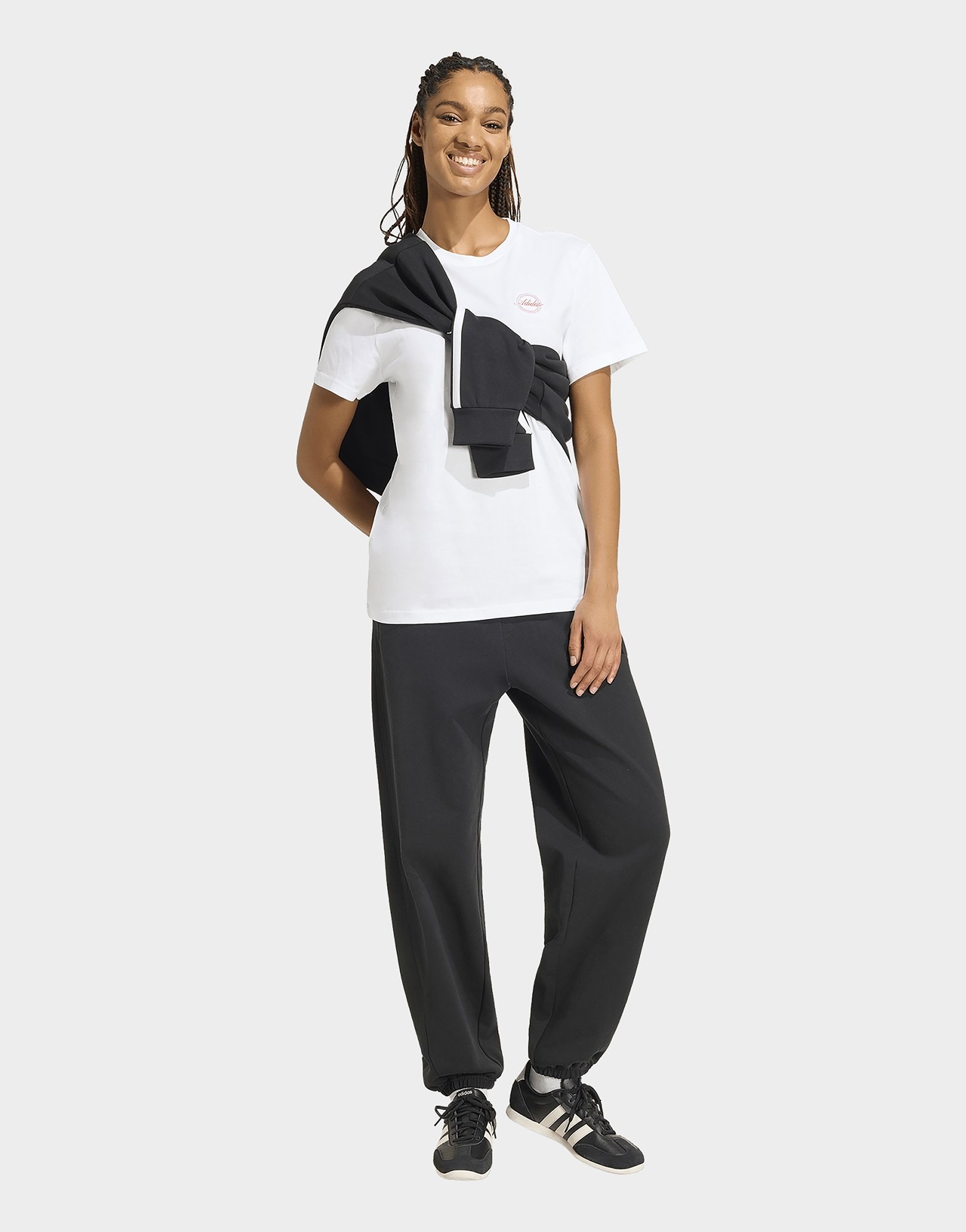 adidas Travel Grafik T-shirt; Locker Geschnitten