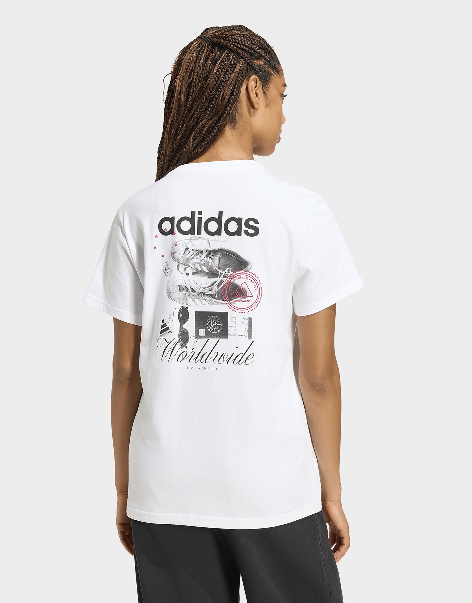 adidas Travel Grafik T-shirt; Locker Geschnitten