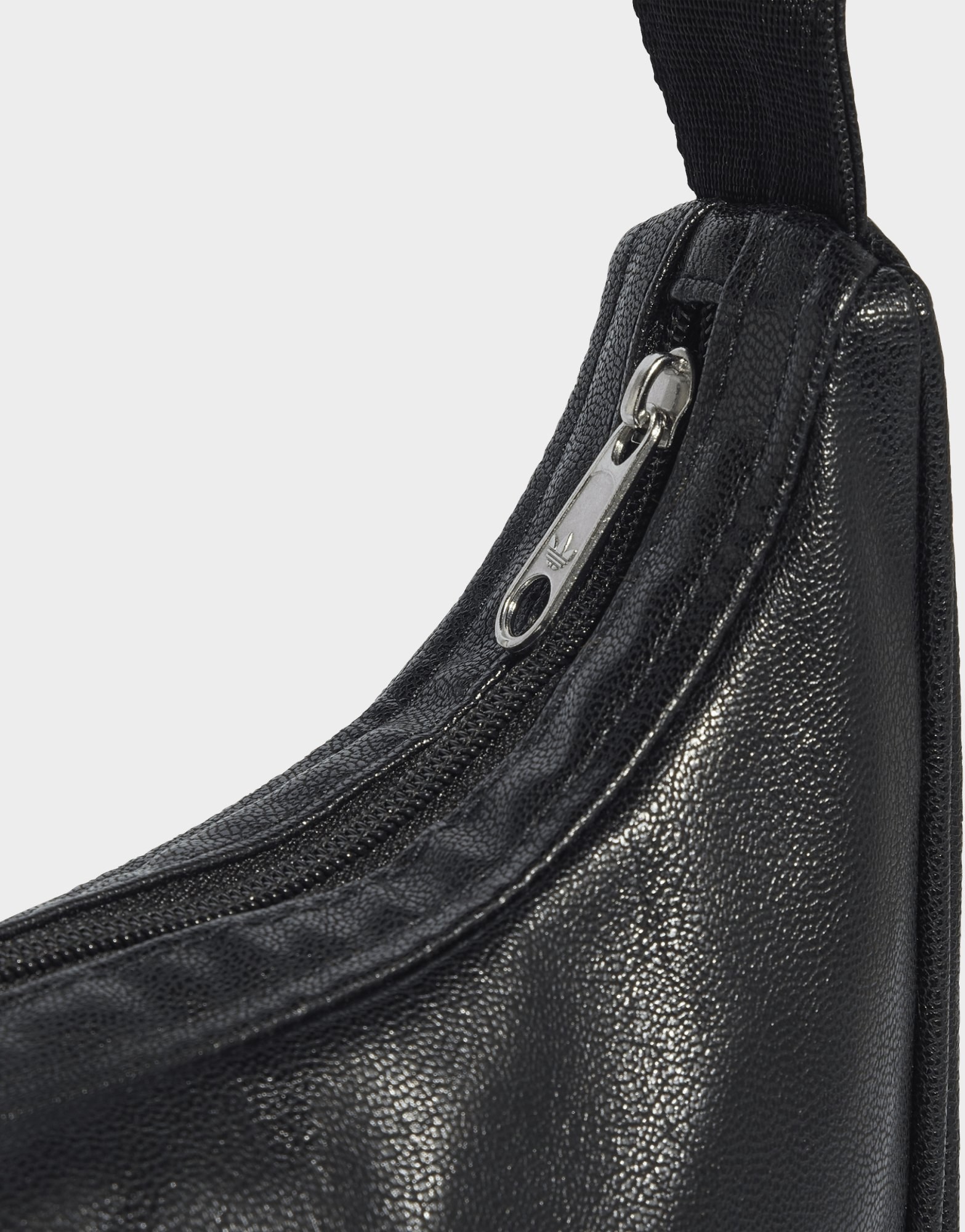 adidas adidas ADICOLOR TASCHE, METALLIC-PU, HALBMONDFÖRMIG