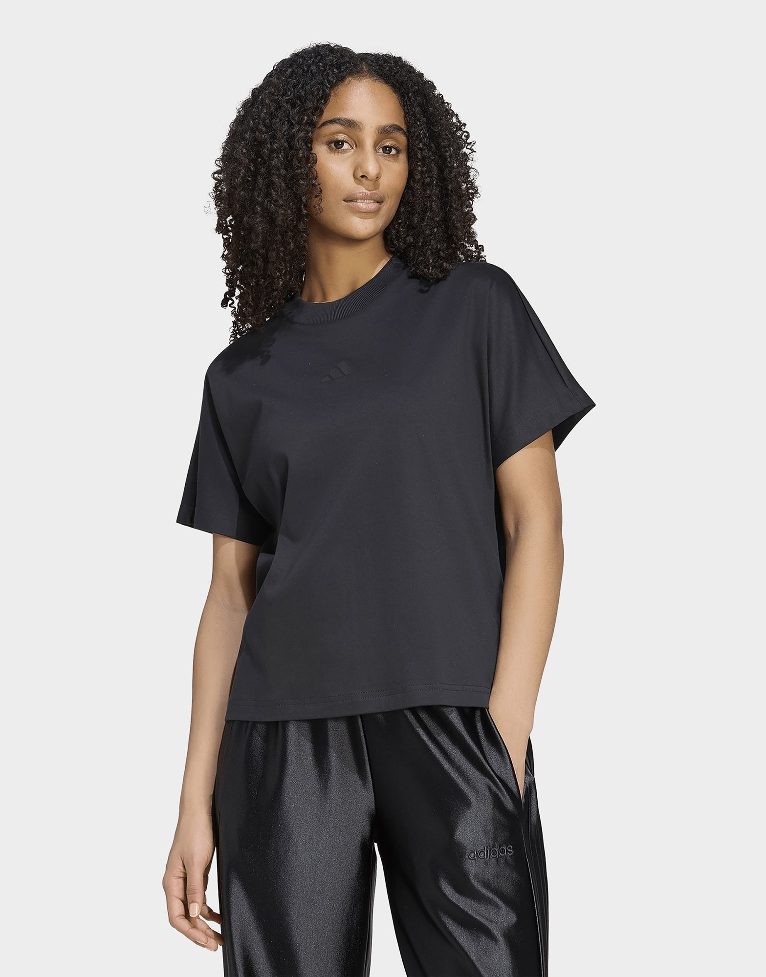 adidas Soft Lux Lockeres T-shirt